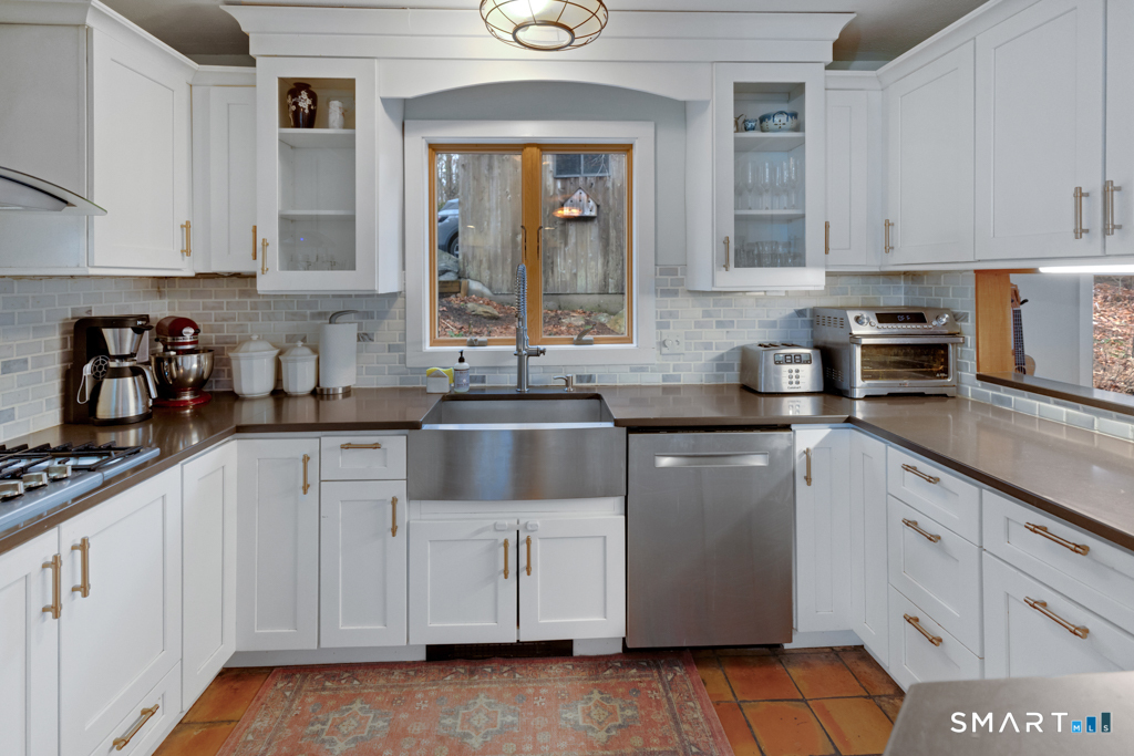 Homes for sale in Essex, CT | 16 Navy Ln, Essex, CT 06426 | MLS# 24158951