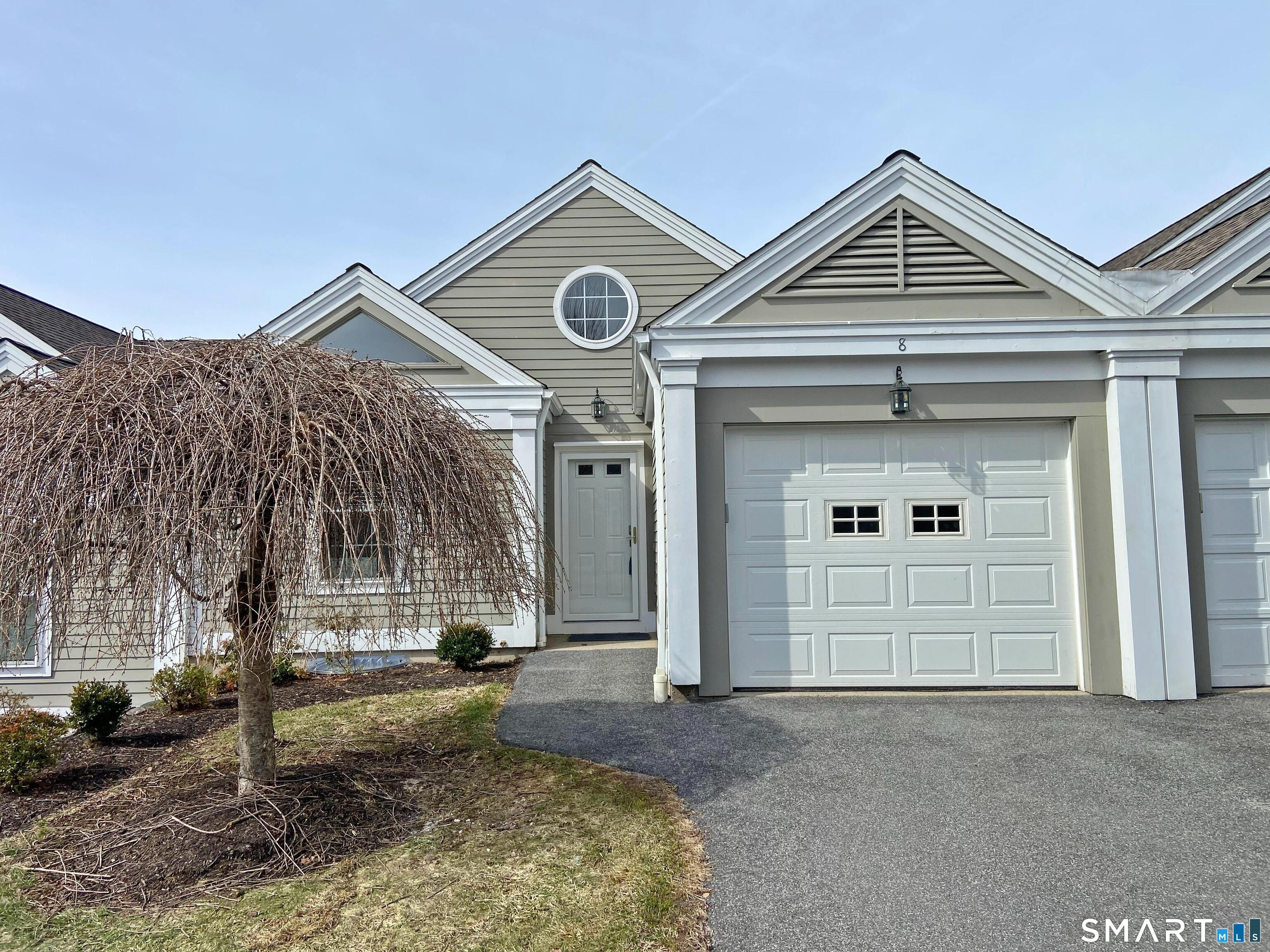 Homes for sale in Newtown, CT | 8 Saint George Pl #8, Newtown, CT 06482 | MLS# 24159226