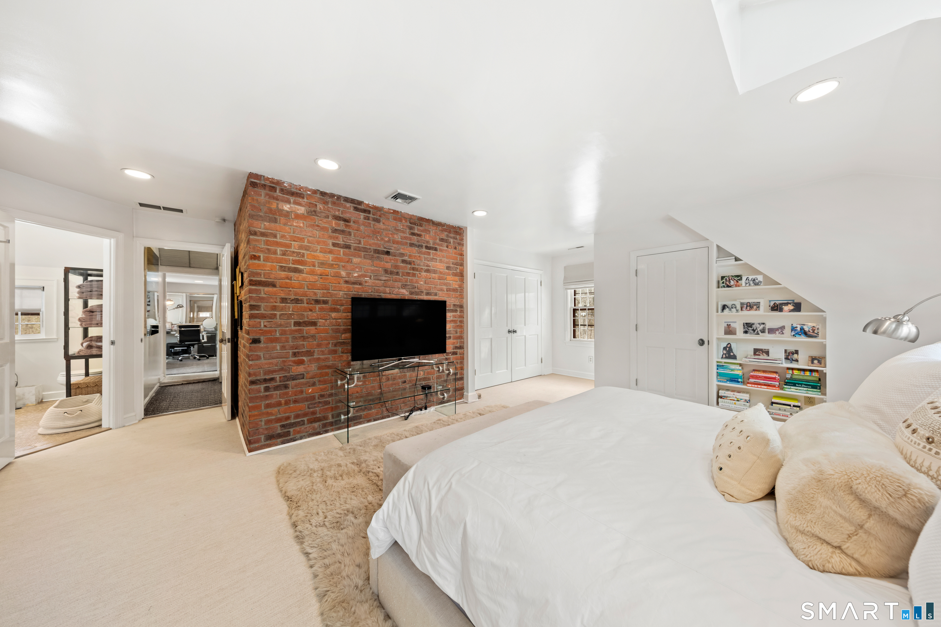 Homes for sale in Westport, CT | 140 Roseville Rd, Westport, CT 06880 | MLS# 24132813