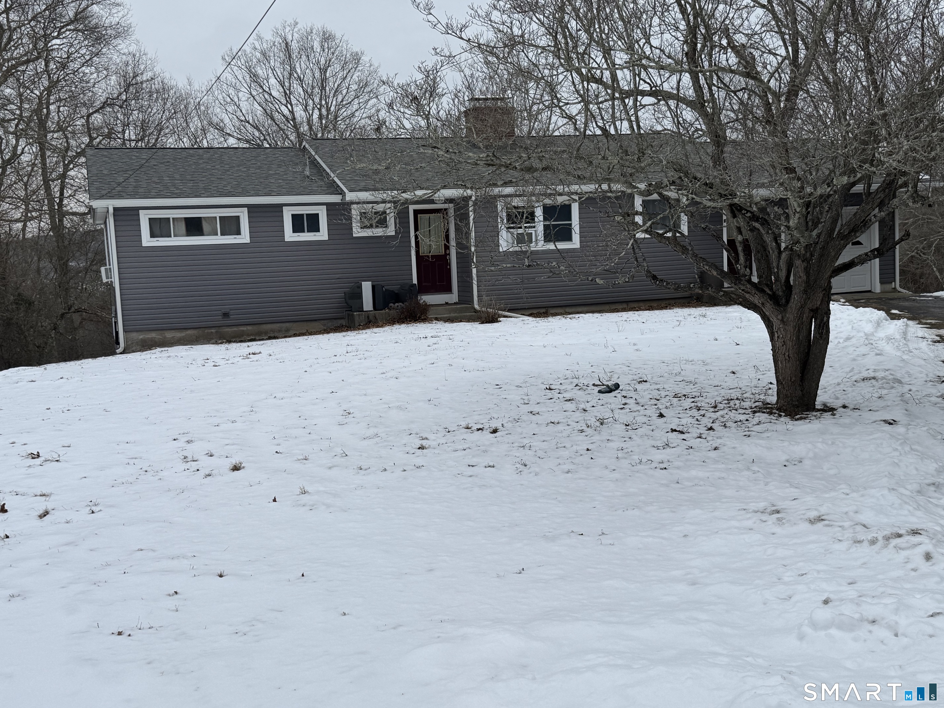 Homes for sale in Ledyard, CT | 9 Oakridge Dr, Ledyard, CT 06335 | MLS# 24148667