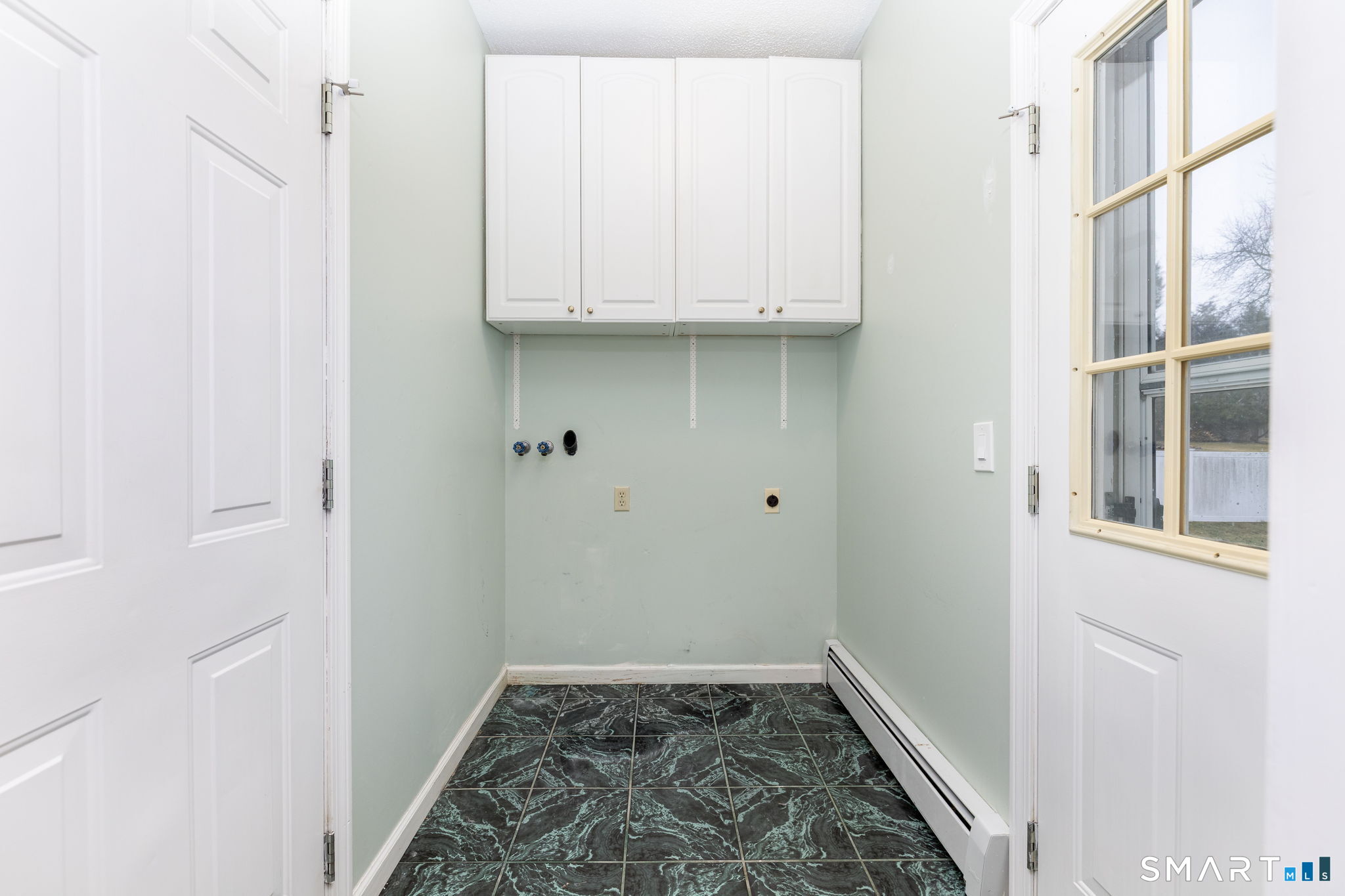 Homes for sale in Hebron, CT | 559 W Main St, Hebron, CT 06231 | MLS# 24159640