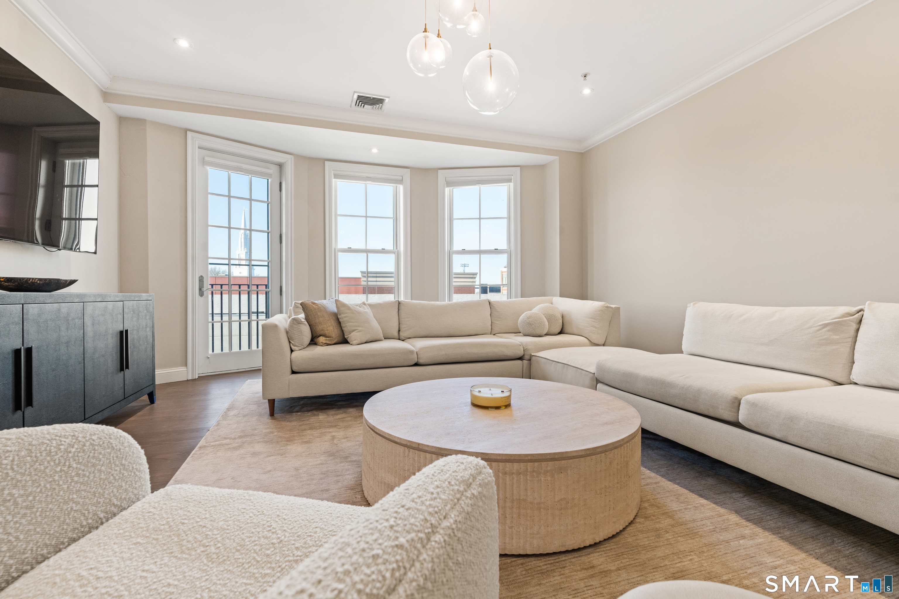 85 Memorial, West Hartford, 06107, 2 Bedrooms Bedrooms, 0 ,2 BathroomsBathrooms,Condo/co-op For Sale,For Sale,Memorial,0,24159685