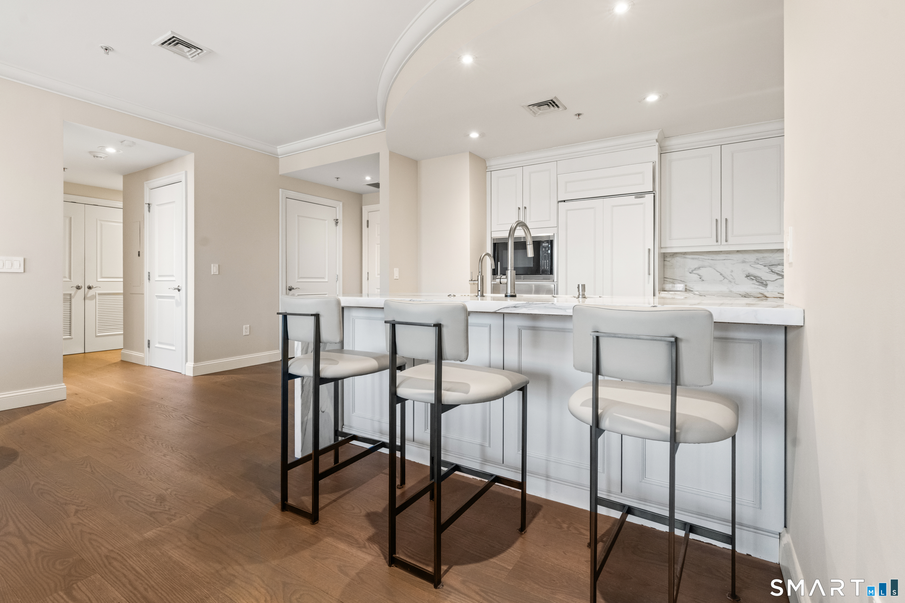 85 Memorial, West Hartford, 06107, 2 Bedrooms Bedrooms, 0 ,2 BathroomsBathrooms,Condo/co-op For Sale,For Sale,Memorial,0,24159685