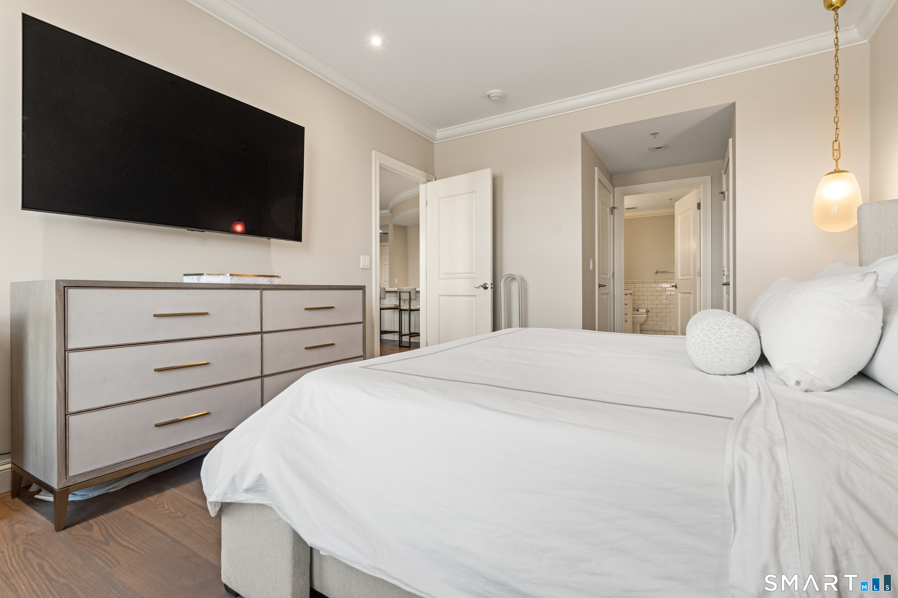 85 Memorial, West Hartford, 06107, 2 Bedrooms Bedrooms, 0 ,2 BathroomsBathrooms,Condo/co-op For Sale,For Sale,Memorial,0,24159685