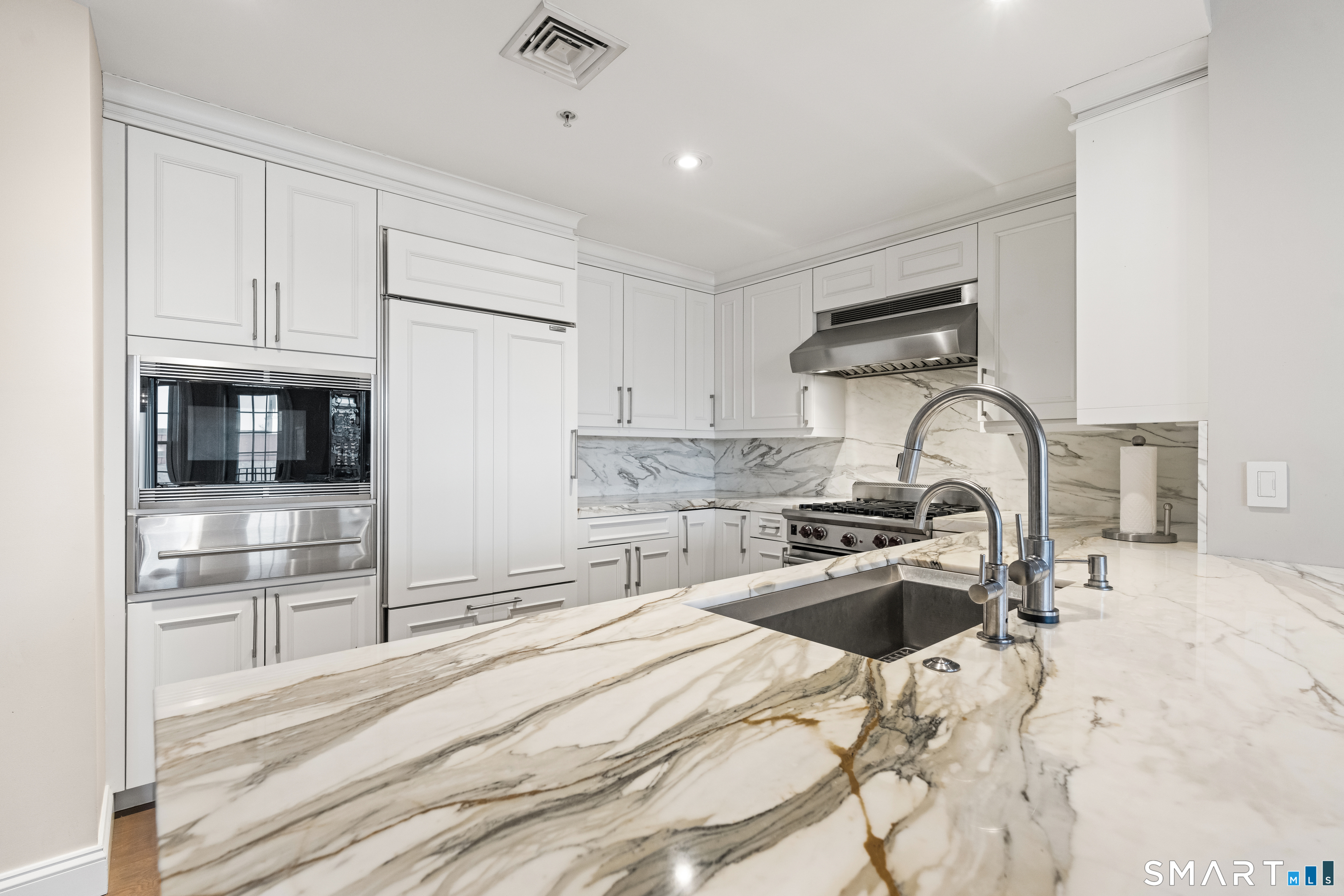 85 Memorial, West Hartford, 06107, 2 Bedrooms Bedrooms, 0 ,2 BathroomsBathrooms,Condo/co-op For Sale,For Sale,Memorial,0,24159685