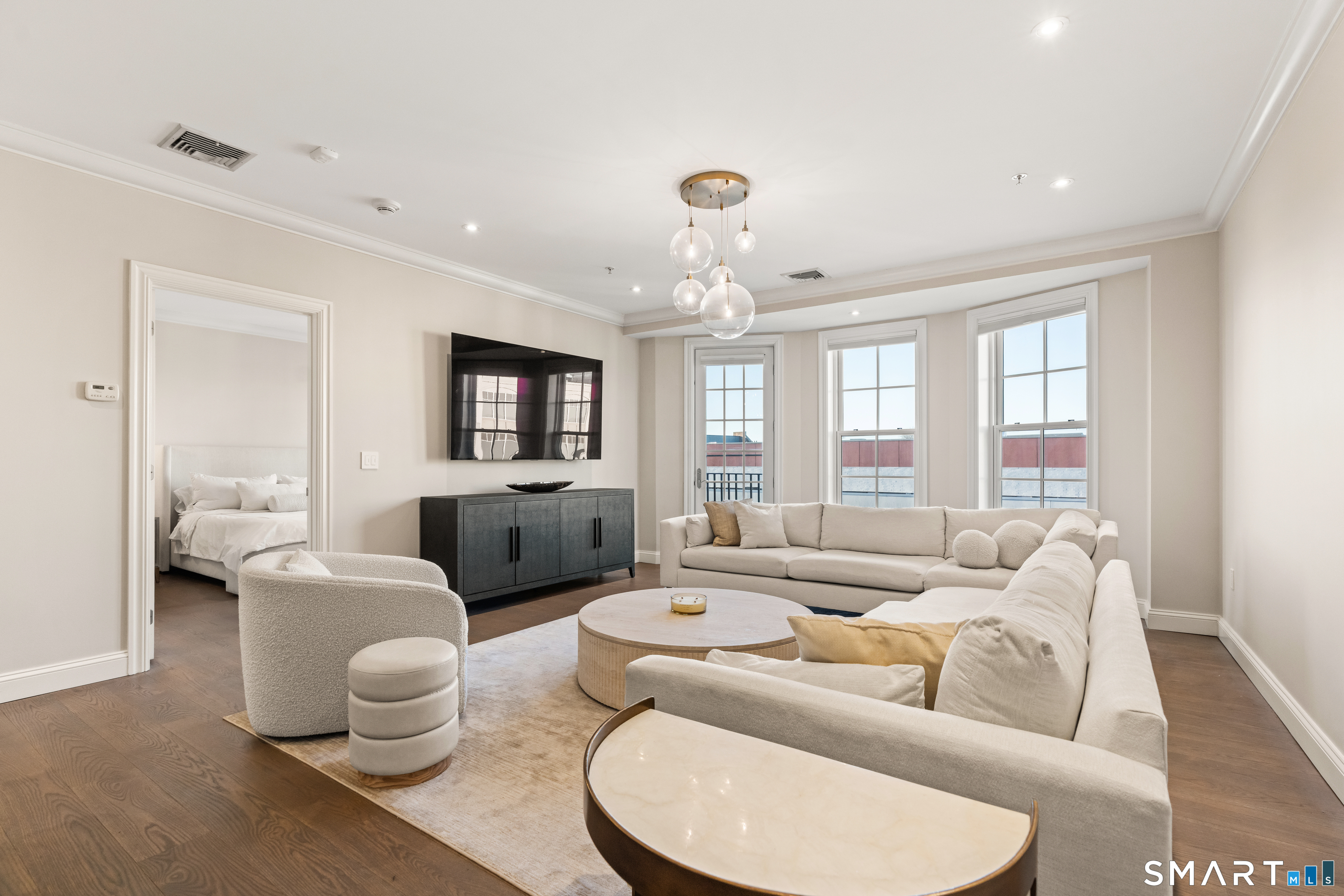 85 Memorial, West Hartford, 06107, 2 Bedrooms Bedrooms, 0 ,2 BathroomsBathrooms,Condo/co-op For Sale,For Sale,Memorial,0,24159685