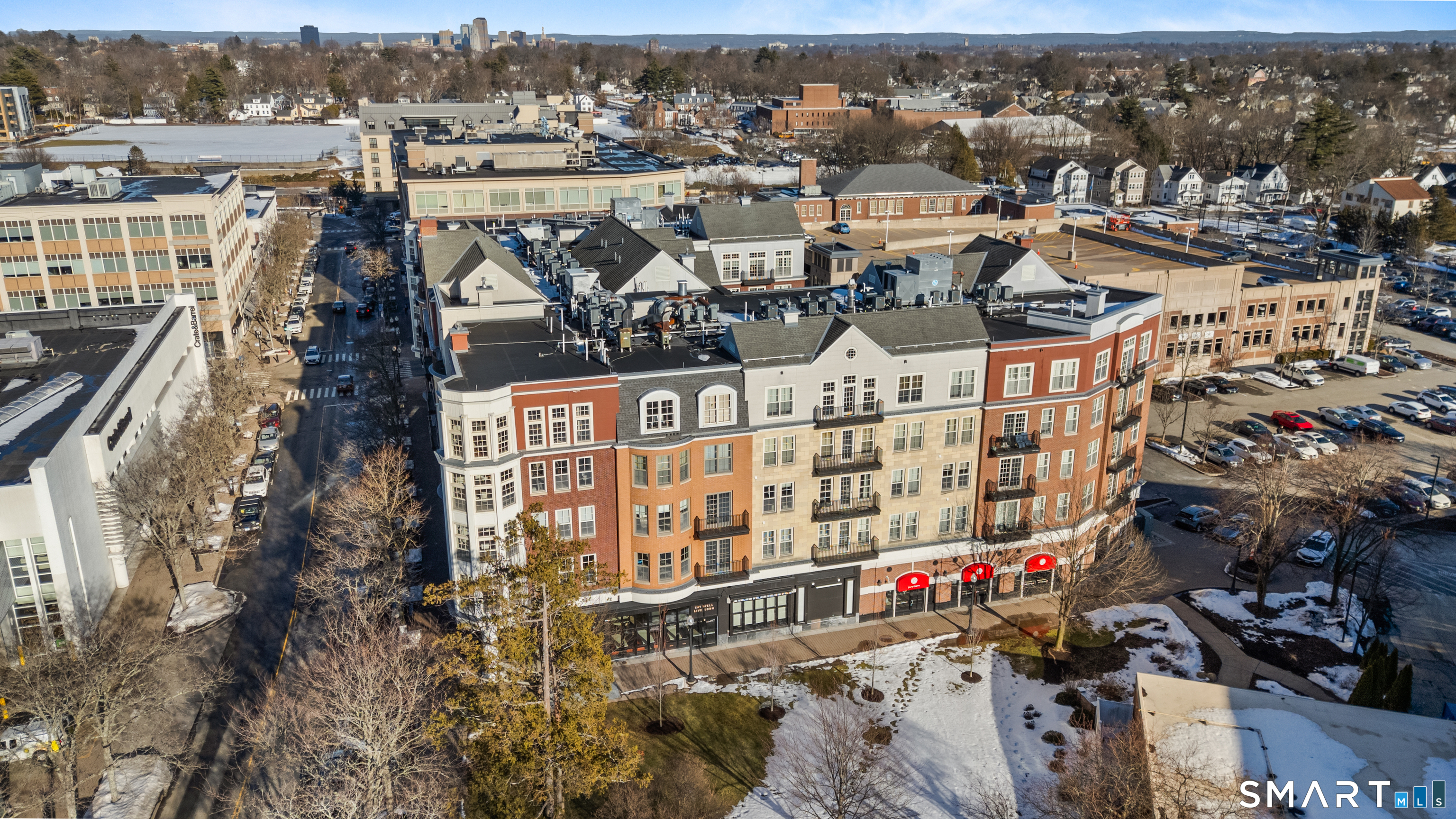 85 Memorial, West Hartford, 06107, 2 Bedrooms Bedrooms, 0 ,2 BathroomsBathrooms,Condo/co-op For Sale,For Sale,Memorial,0,24159685