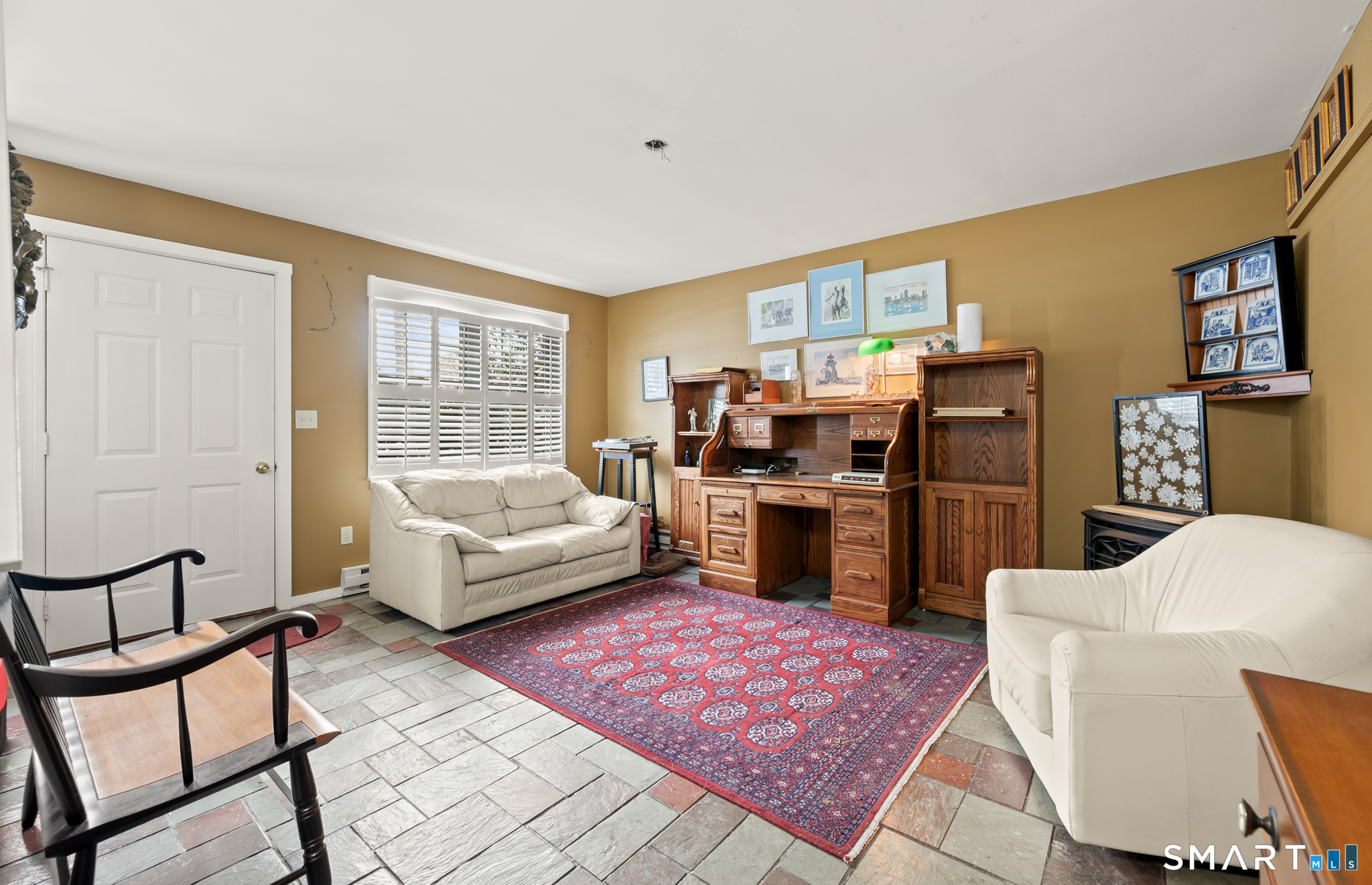 Homes for sale in Waterbury, CT | 16 Crosswinds Ln, Waterbury, CT 06705 | MLS# 24159756