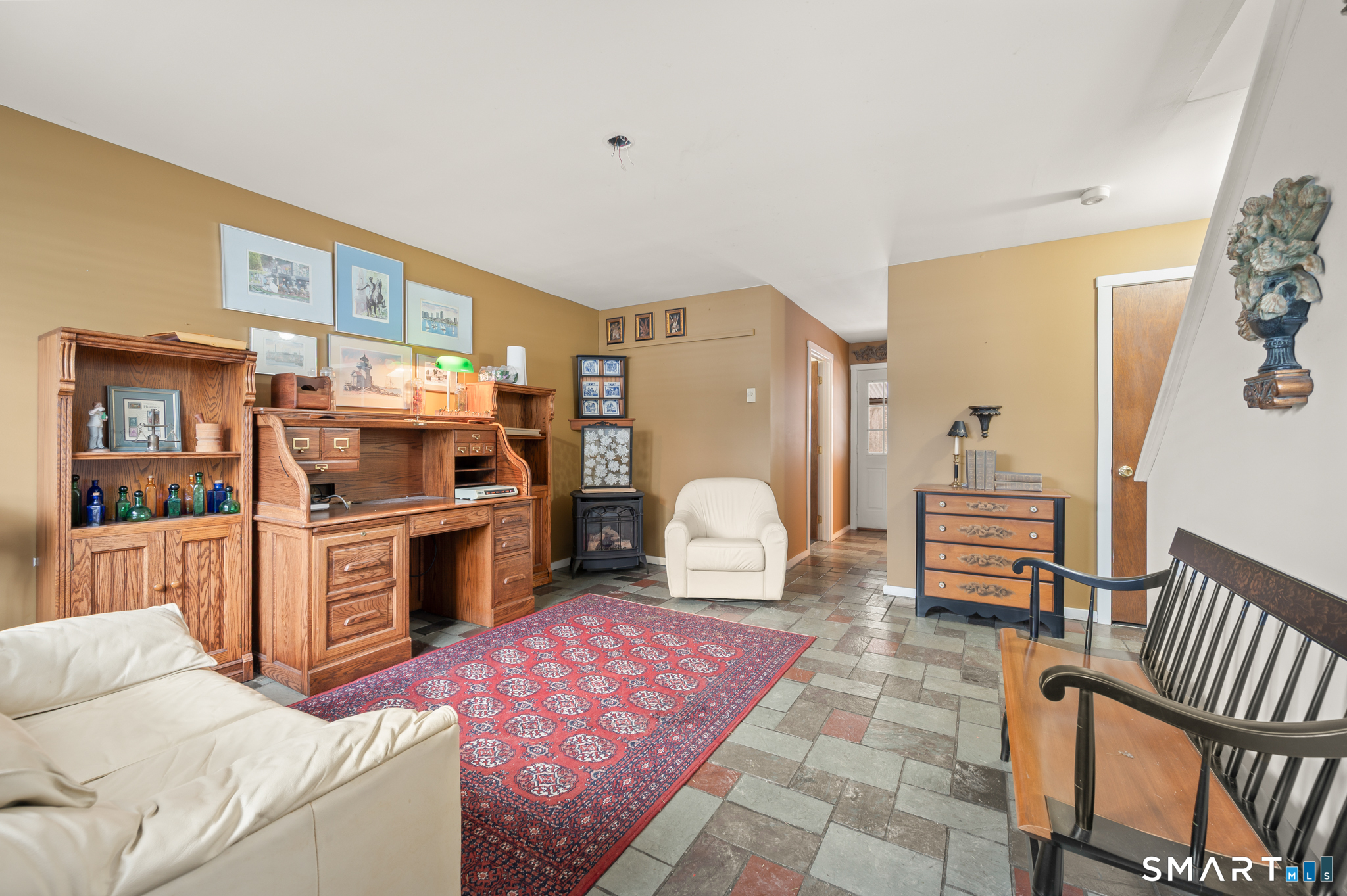 Homes for sale in Waterbury, CT | 16 Crosswinds Ln, Waterbury, CT 06705 | MLS# 24159756