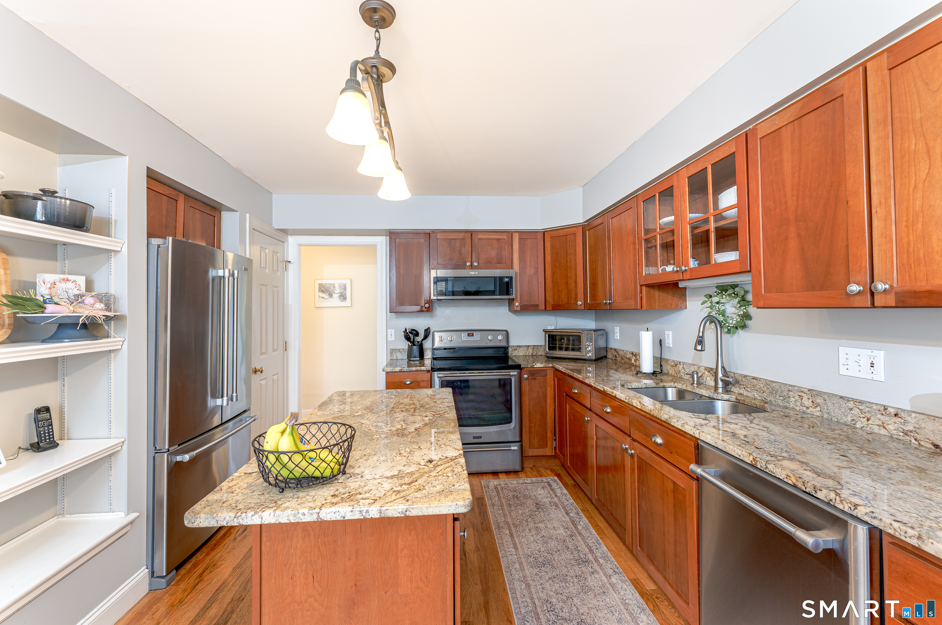 Homes for sale in Middlebury, CT | 366 Charcoal Ave, Middlebury, CT 06762 | MLS# 24158517