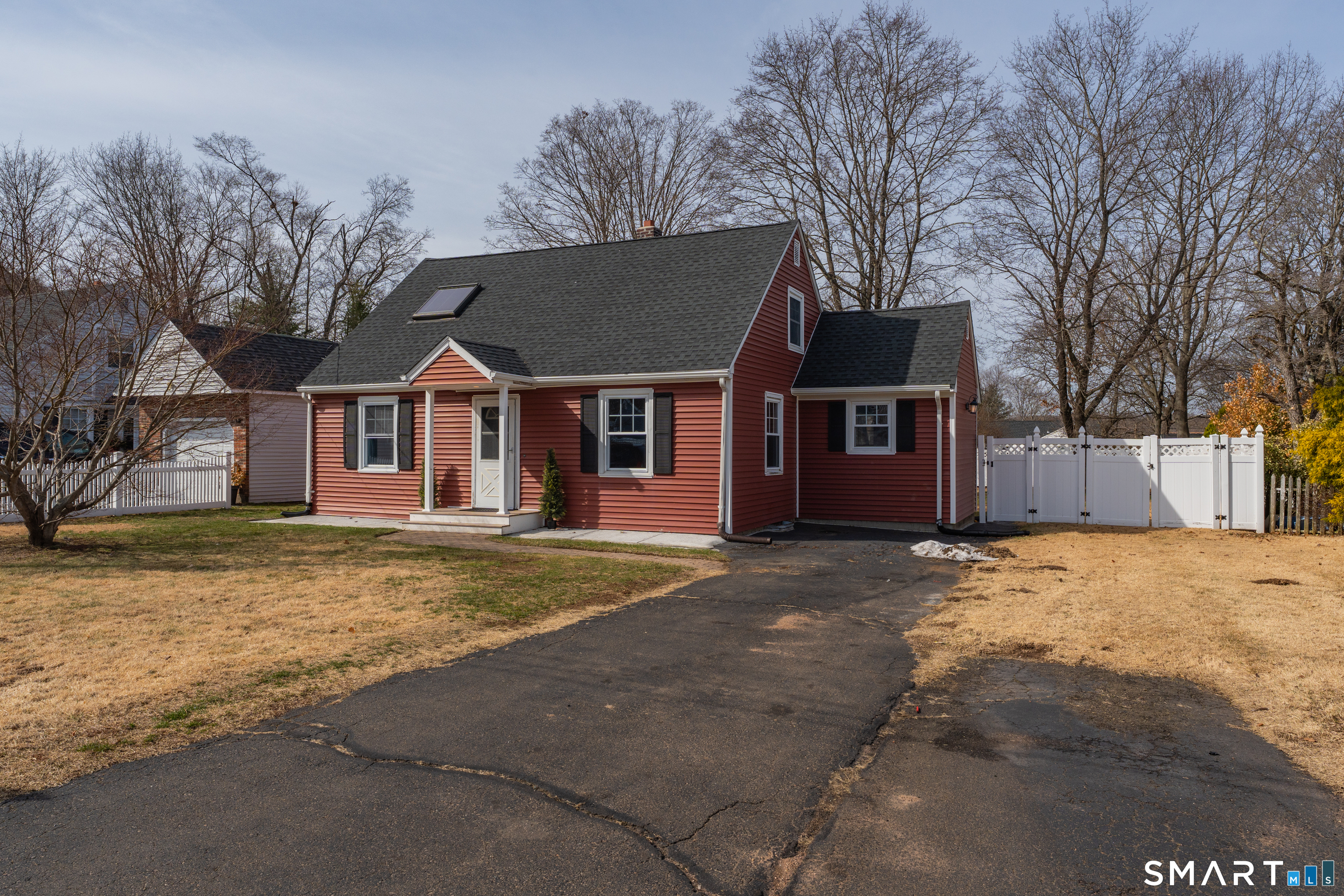 Homes for sale in East Haven, CT | 12 Glenmoor Dr, East Haven, CT 06512 | MLS# 24159524