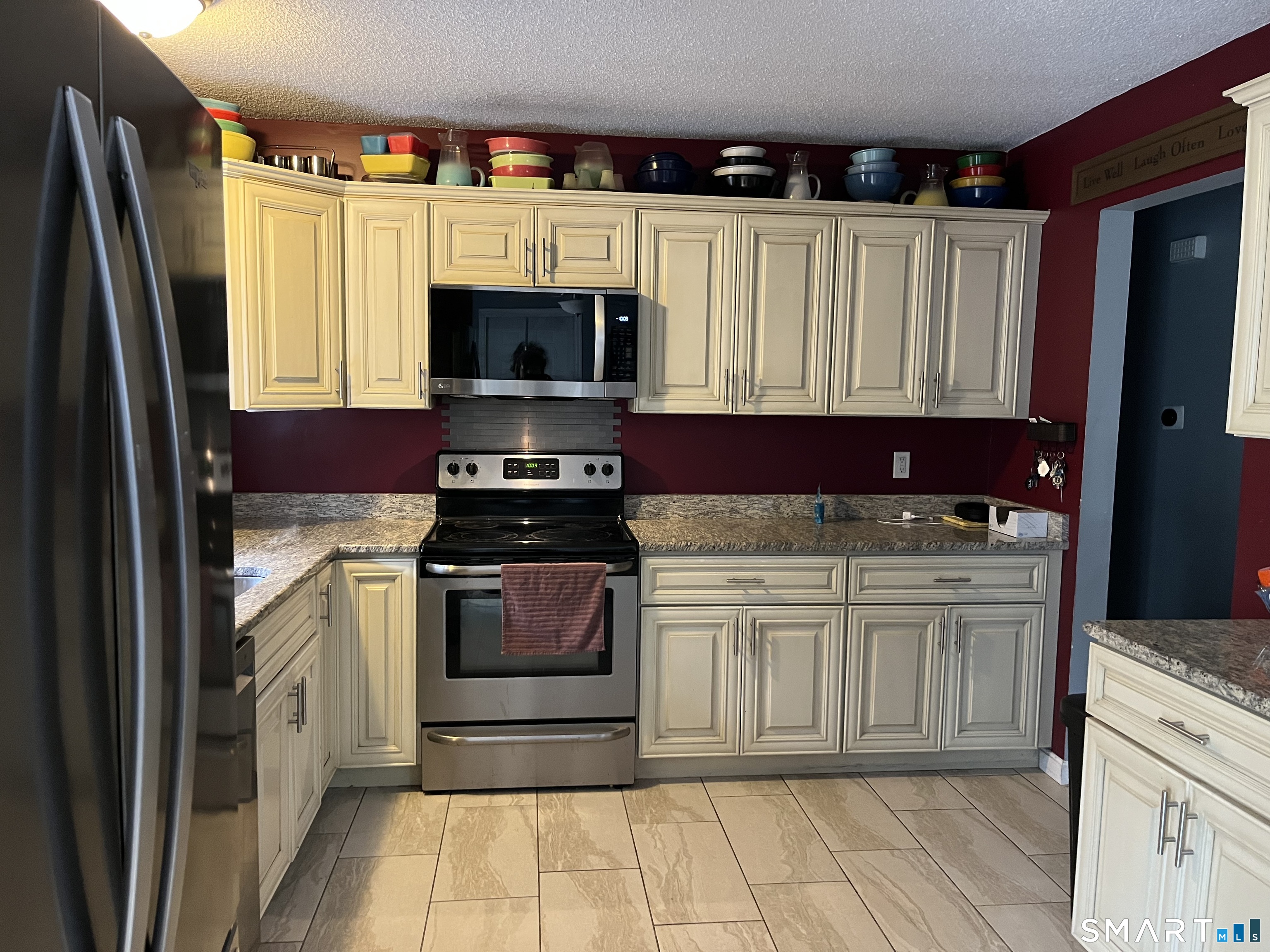 Homes for sale in Montville, CT | 23 Green Valley Dr, Montville, CT 06370 | MLS# 24159793