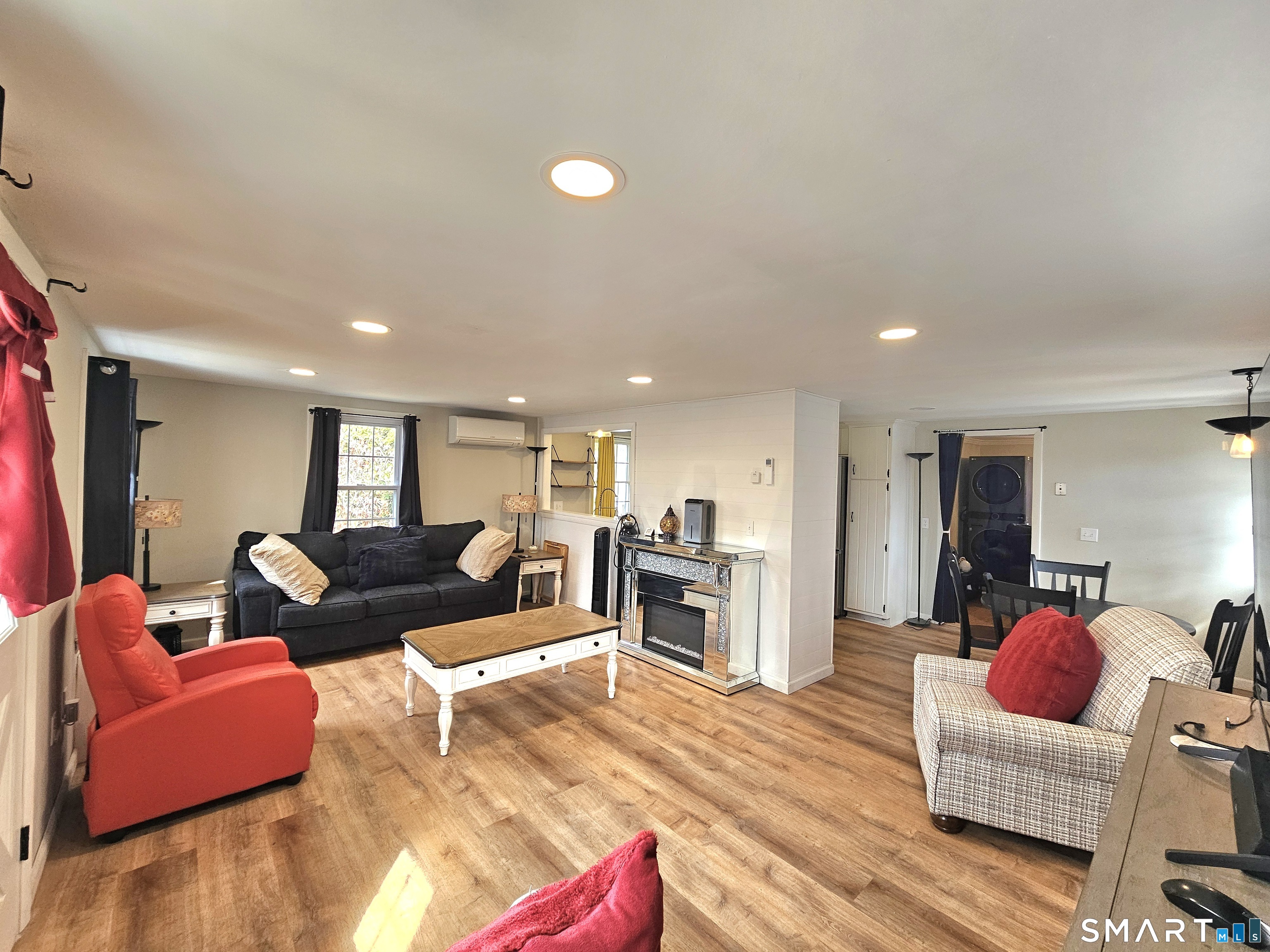 Homes for sale in Waterford, CT | 895 Vauxhall St Ext, Waterford, CT 06385 | MLS# 24159687