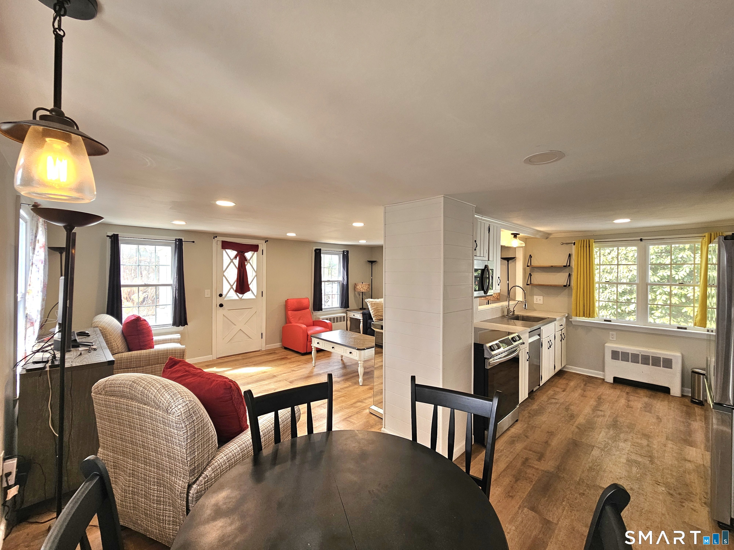 Homes for sale in Waterford, CT | 895 Vauxhall St Ext, Waterford, CT 06385 | MLS# 24159687