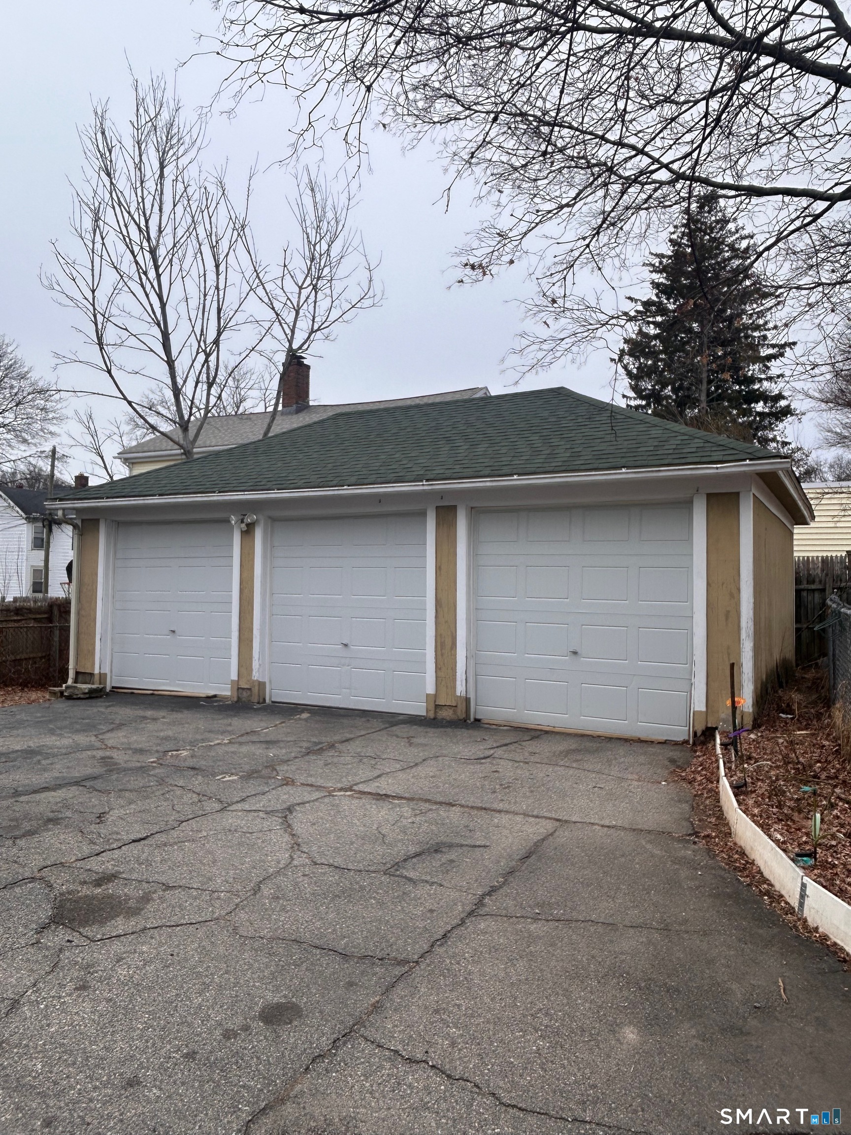 Homes for sale in New London, CT | 72 Brainard St, New London, CT 06320 | MLS# 24158930