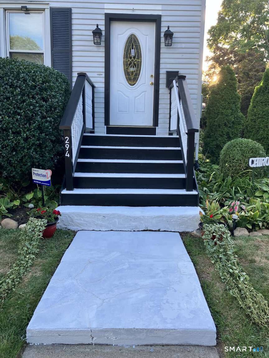 Homes for sale in Guilford, CT | 294 Church St, Guilford, CT 06437 | MLS# 24159857