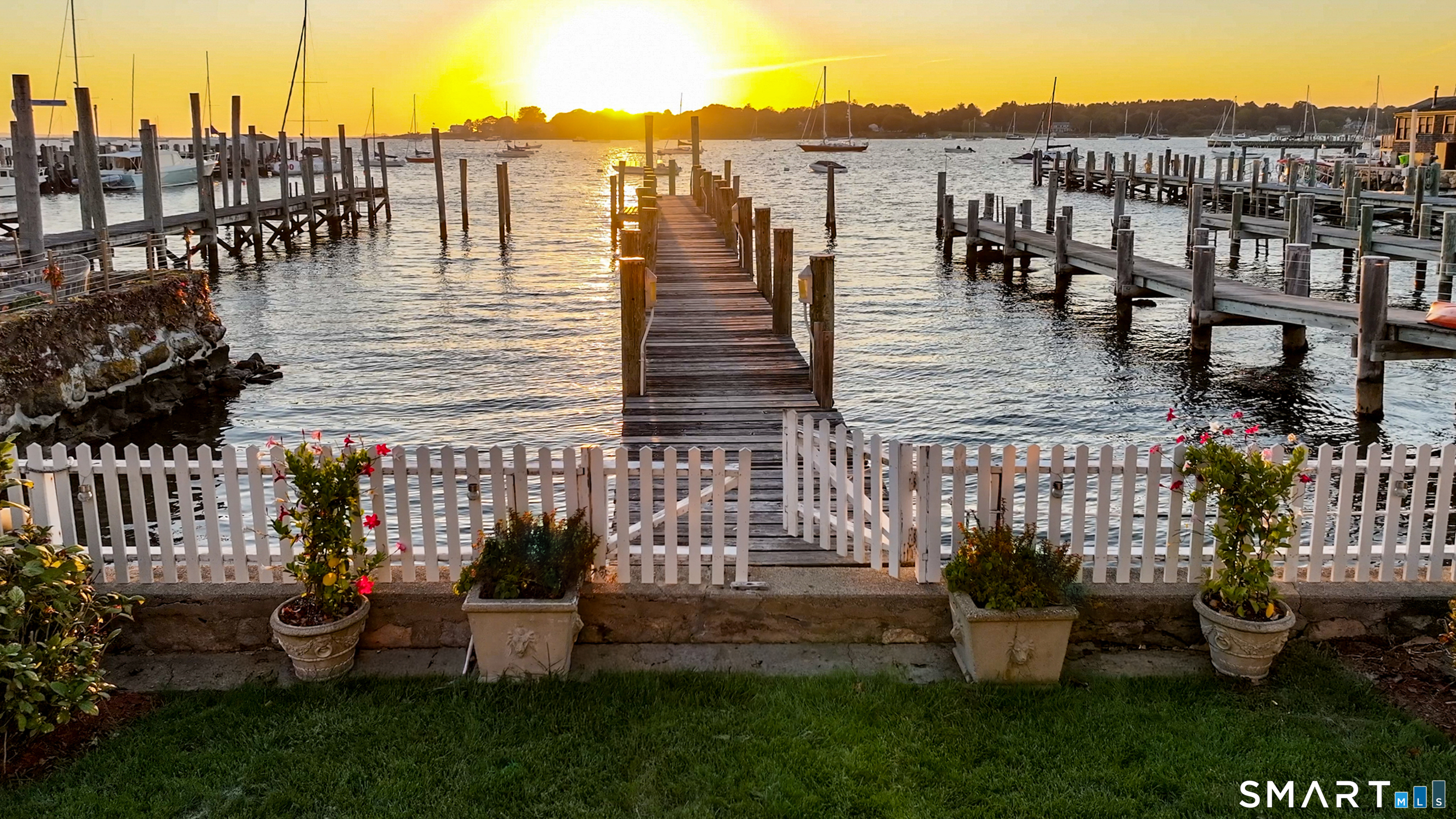 Homes for sale in Stonington, CT | 88 Water St, Stonington, CT 06378 | MLS# 24159613