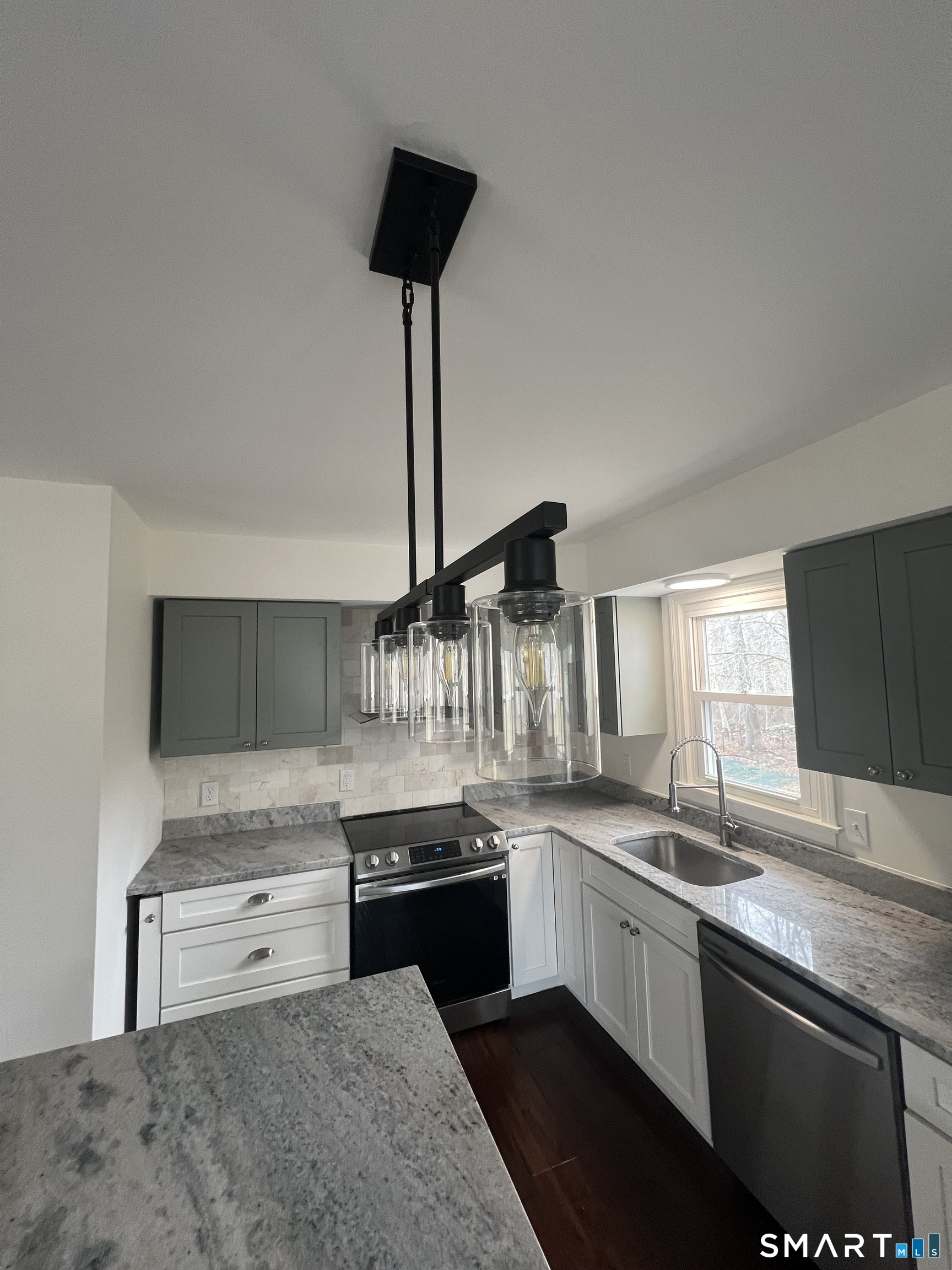 Homes for sale in Stonington, CT | 38 Deer Ridge Rd, Stonington, CT 06378 | MLS# 24156924