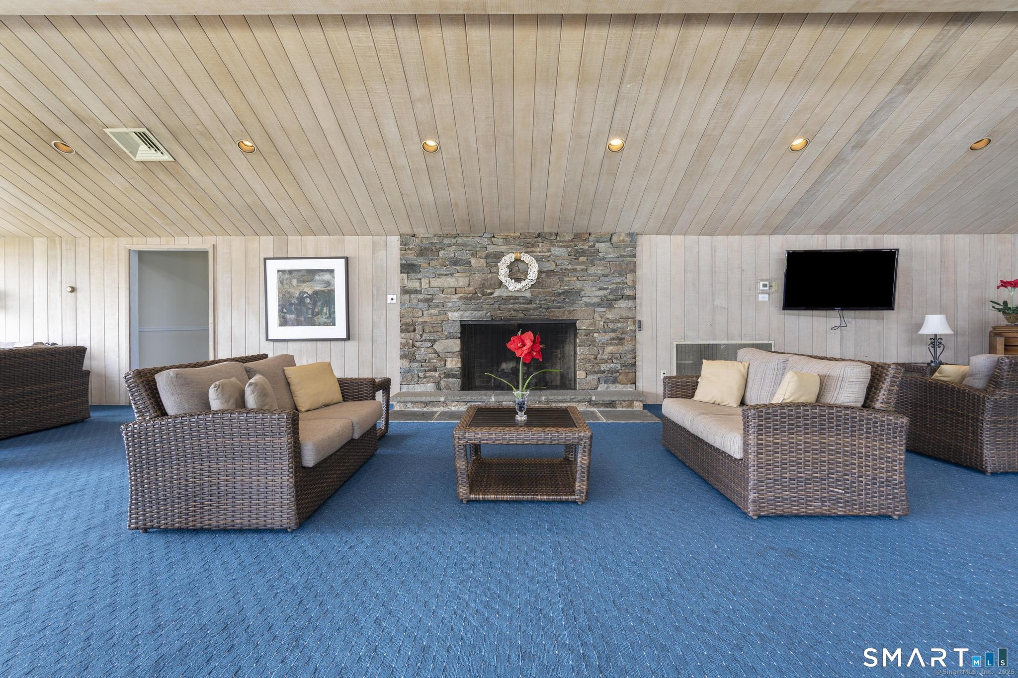 Homes for sale in Branford, CT | 20 Harbour Vlg #A, Branford, CT 06405 | MLS# 24159908