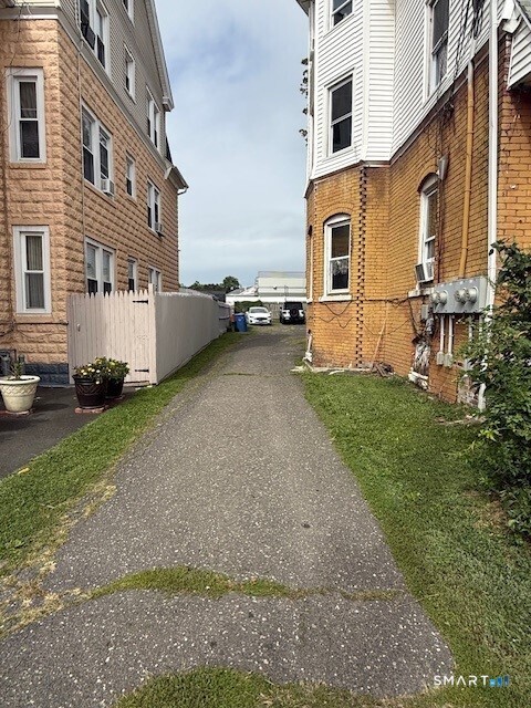 Homes for sale in New Britain, CT | 19 Wakefield Ct, New Britain, CT 06053 | MLS# 24159901