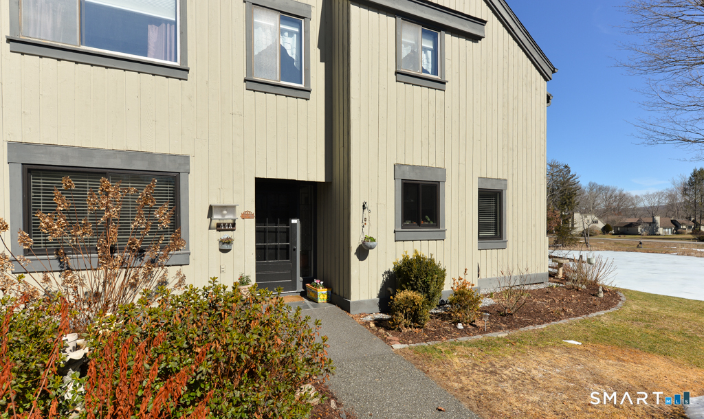 Homes for sale in Southbury, CT | 44 Heritage Vlg #A, Southbury, CT 06488 | MLS# 24159939