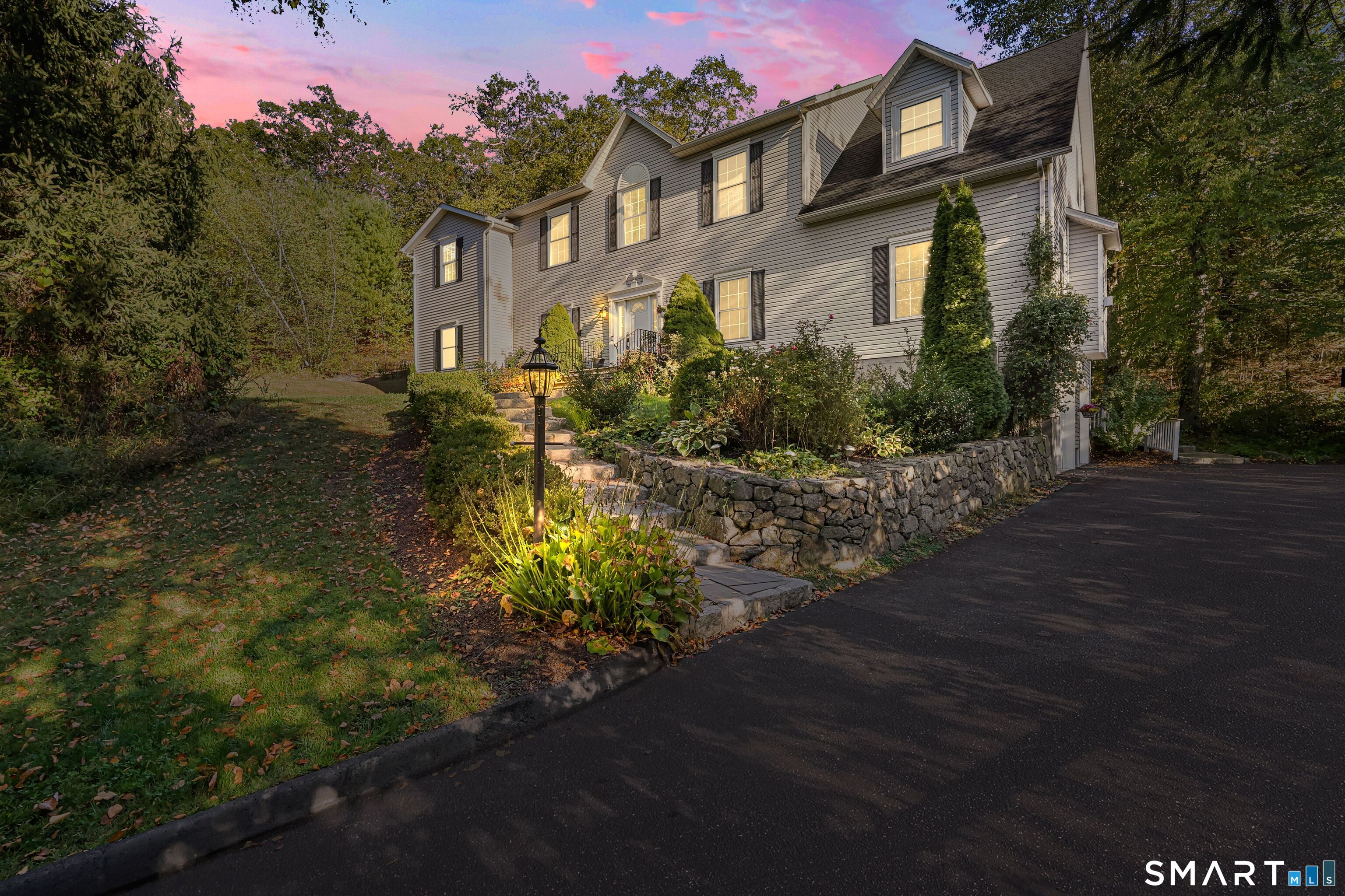 Homes for sale in Newtown, CT | 2 Abbey Ln, Newtown, CT 06470 | MLS# 24160029