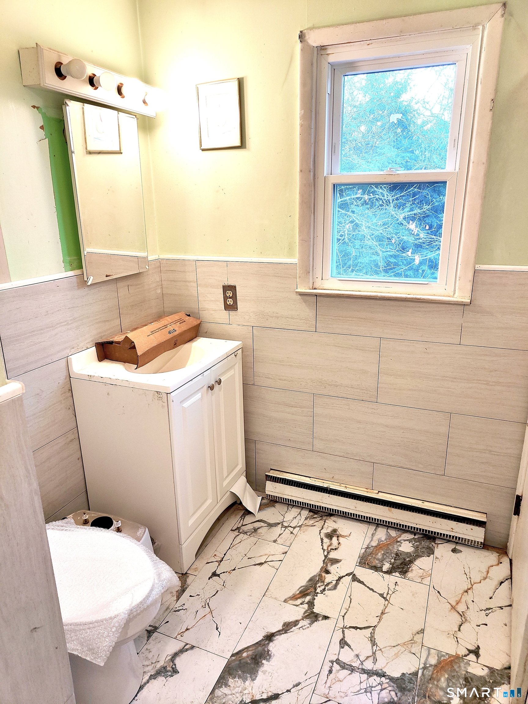 Photo 15 of 39 Latimer Drive, East Lyme, CT