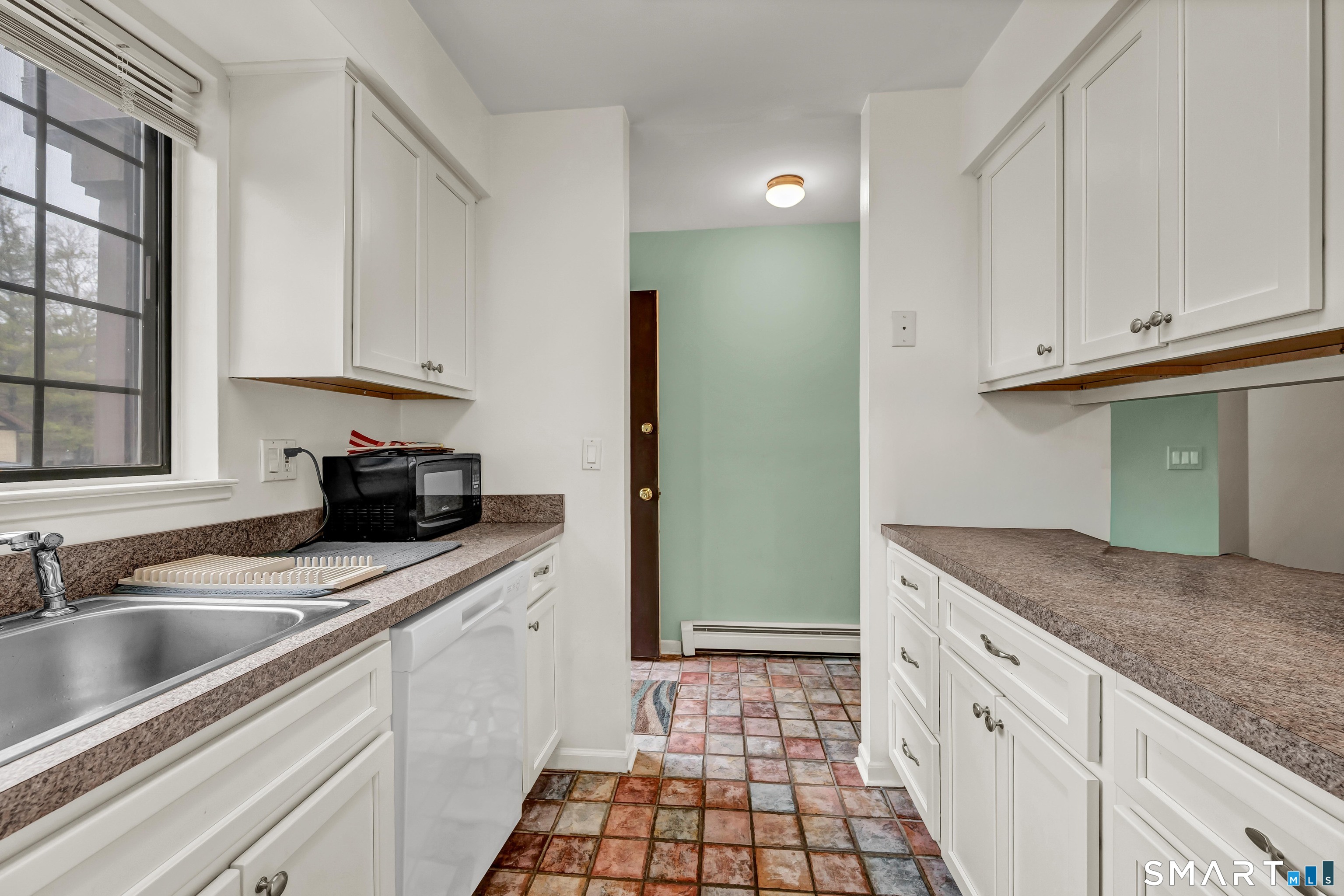 Homes for sale in Brookfield, CT | 11 Eden Ct #11, Brookfield, CT 06804 | MLS# 24159986