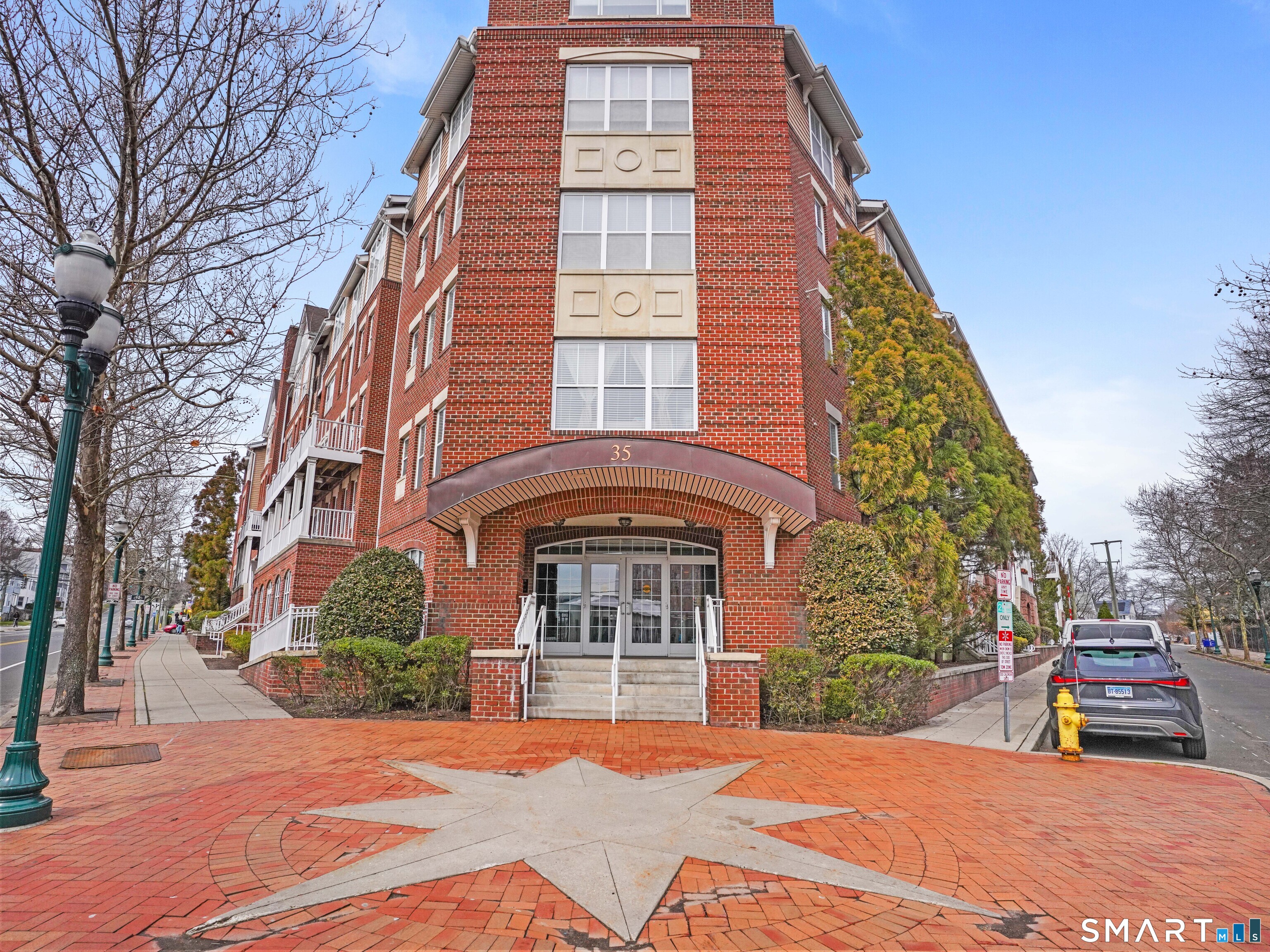 Homes for sale in Stamford, CT | 35 W Broad St #224, Stamford, CT 06902 | MLS# 24160059
