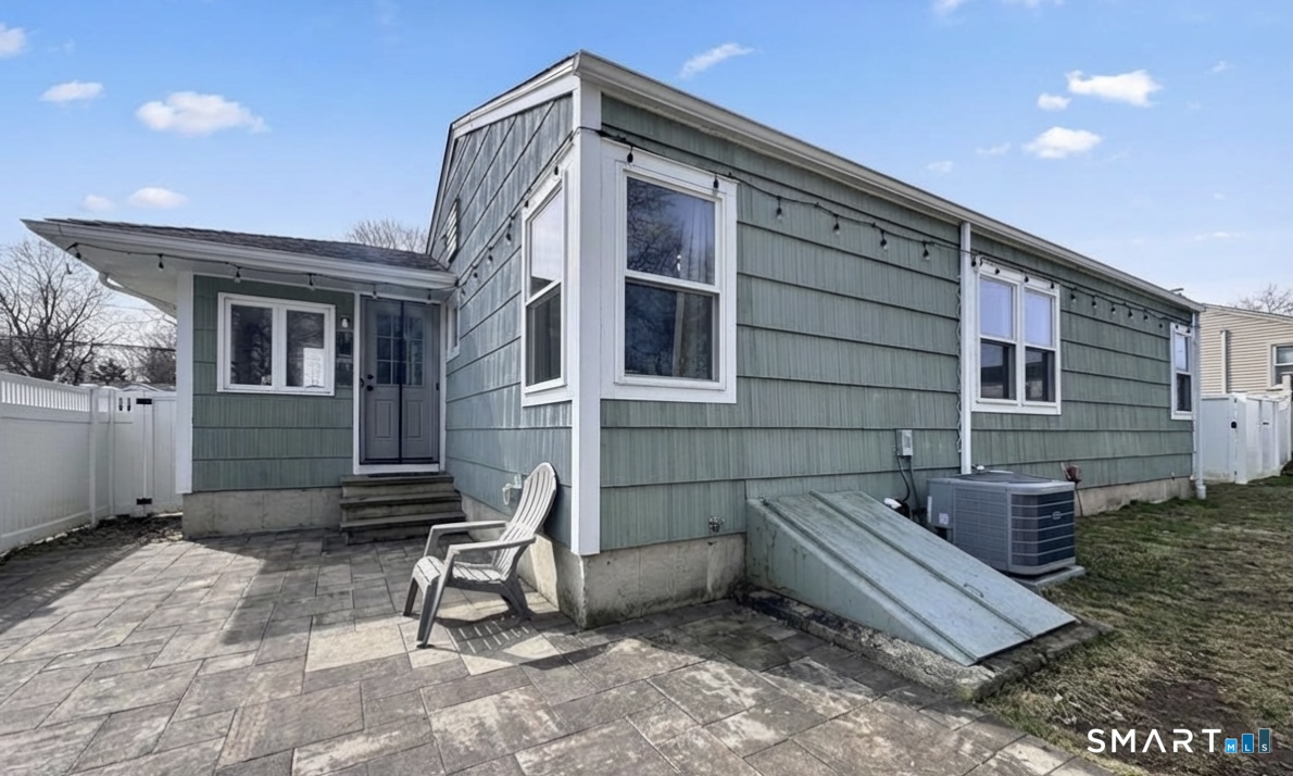 Homes for sale in Milford, CT | 40 Dale Dr, Milford, CT 06461 | MLS# 24160053