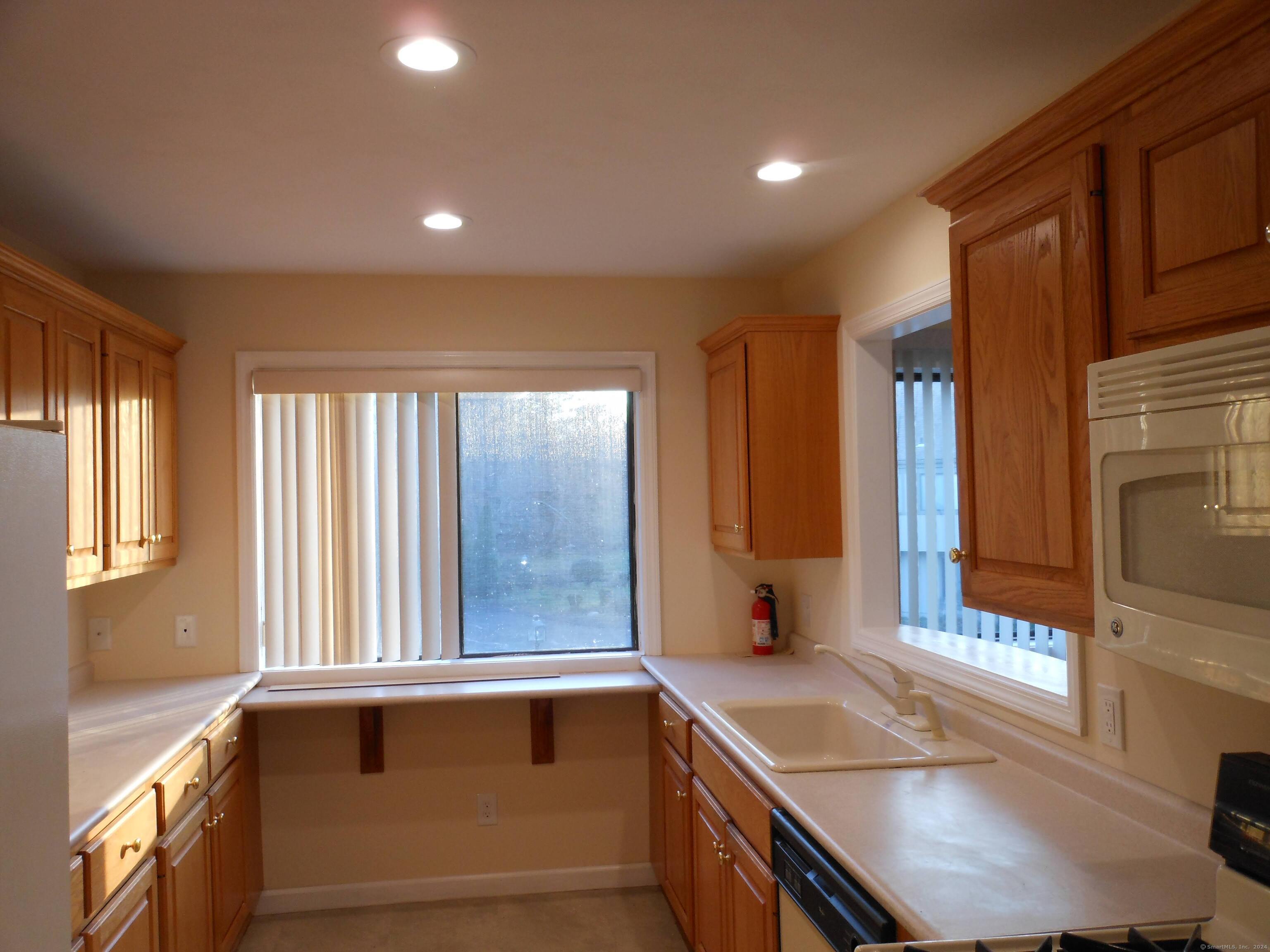 Homes for sale in Stratford, CT | 71 Dakota Ln #A, Stratford, CT 06614 | MLS# 24160119