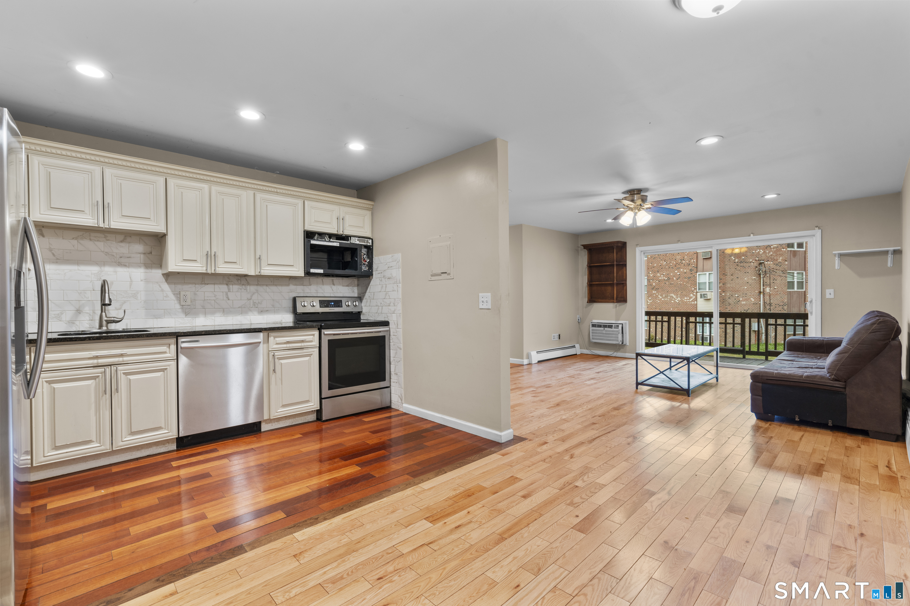 Homes for sale in Seymour, CT | 79 Balance Rock Rd #APT 8, Seymour, CT 06483 | MLS# 24159953