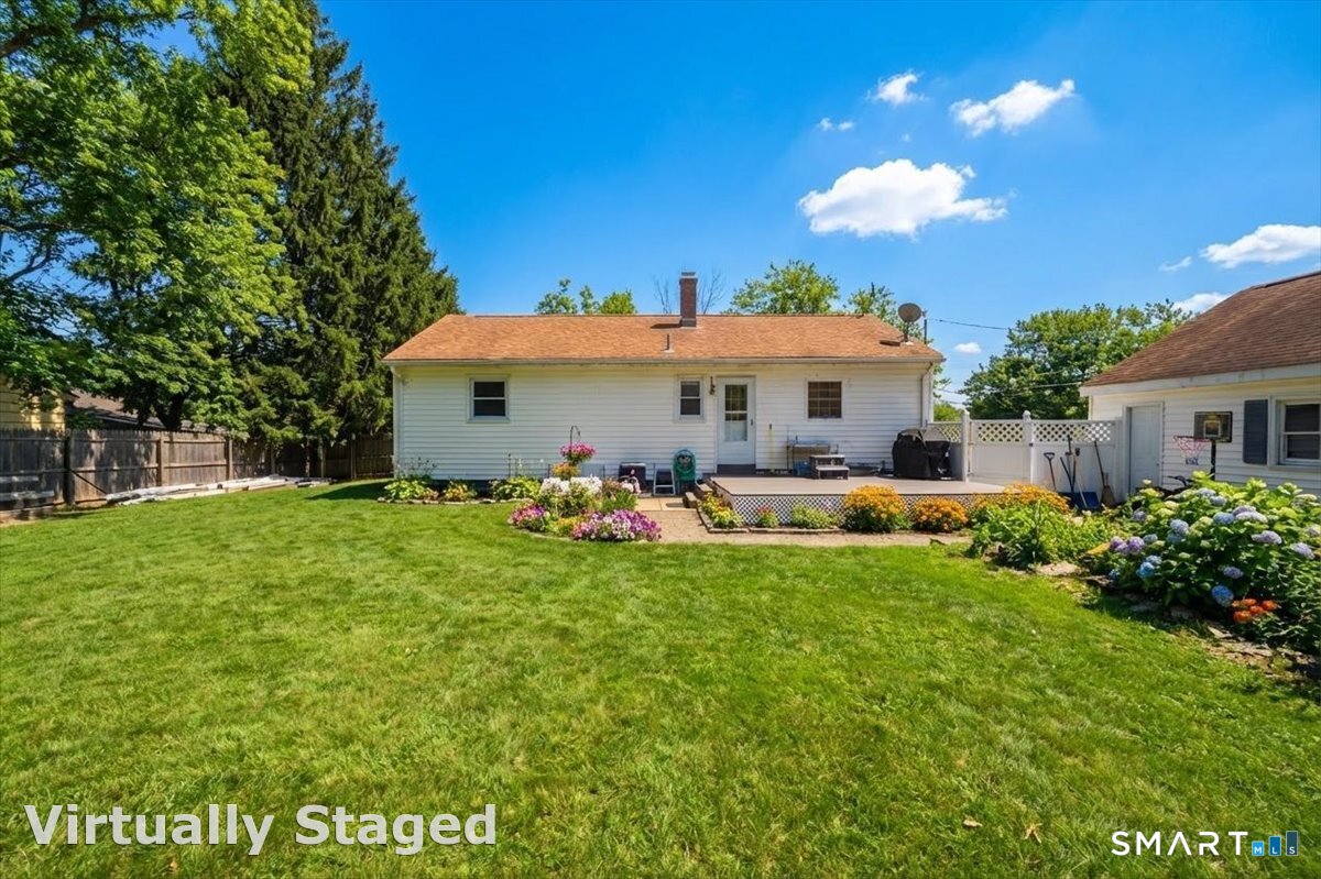 Homes for sale in Montville, CT | 8 Manor Rd, Montville, CT 06370 | MLS# 24159742