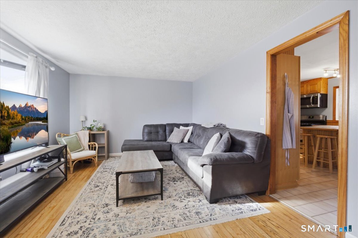 Homes for sale in Montville, CT | 8 Manor Rd, Montville, CT 06370 | MLS# 24159742