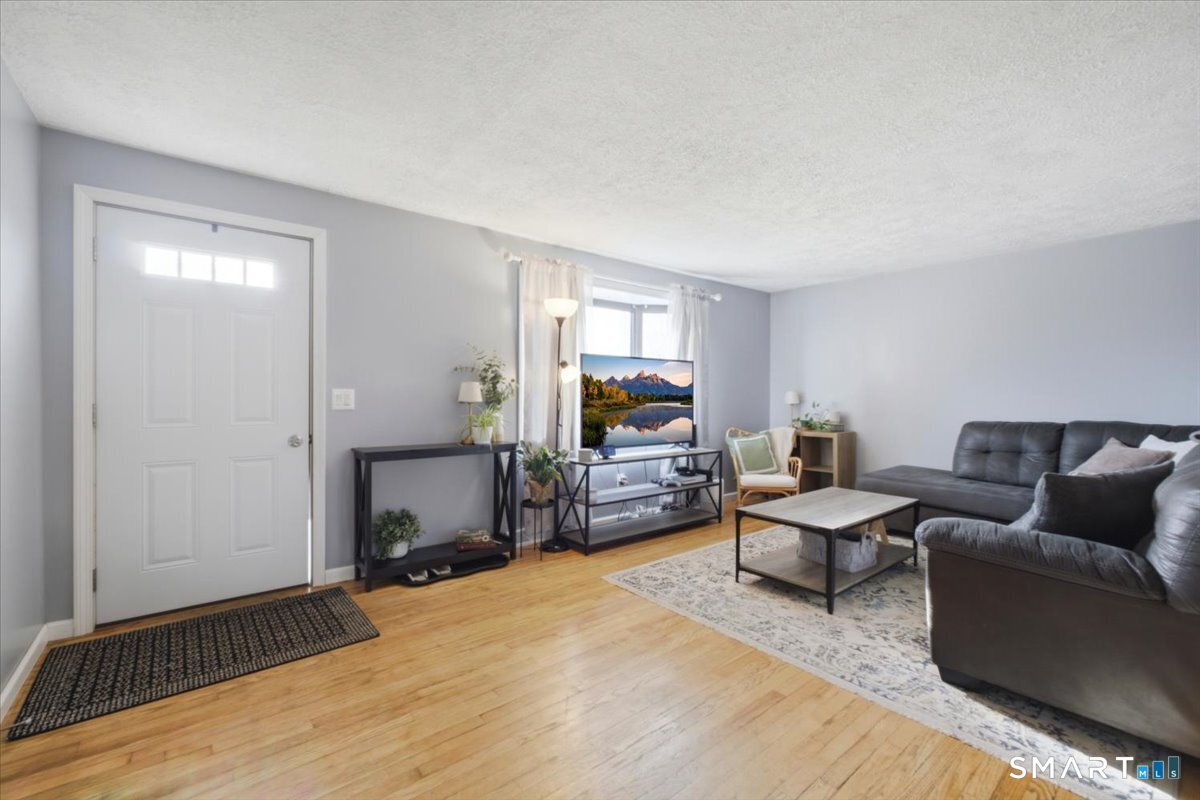 Homes for sale in Montville, CT | 8 Manor Rd, Montville, CT 06370 | MLS# 24159742