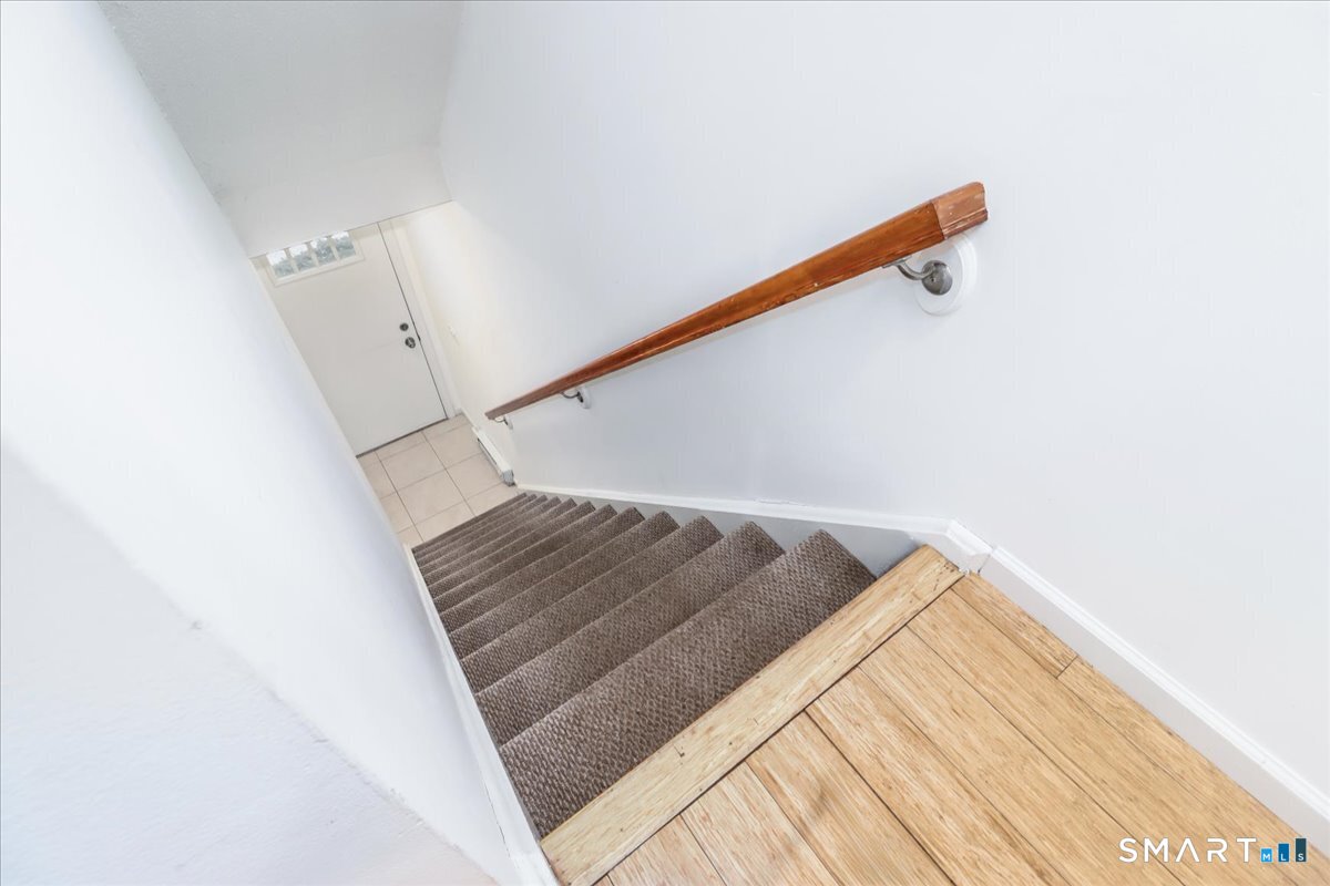 Homes for sale in Waterbury, CT | 268 Congress Ave #APT 18, Waterbury, CT 06708 | MLS# 24159103