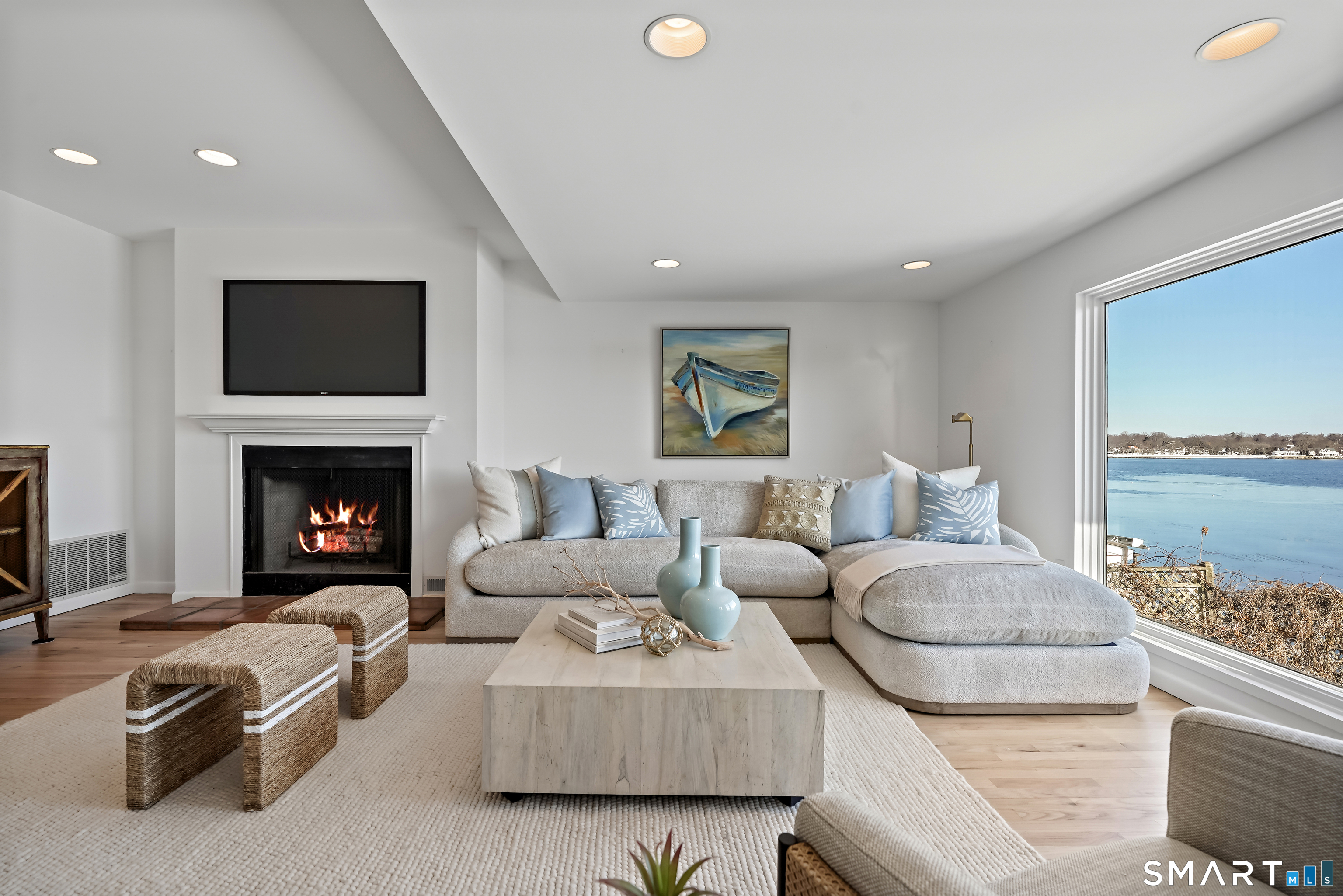 Homes for sale in Stamford, CT | 64 Ocean Dr E, Stamford, CT 06902 | MLS# 24125614