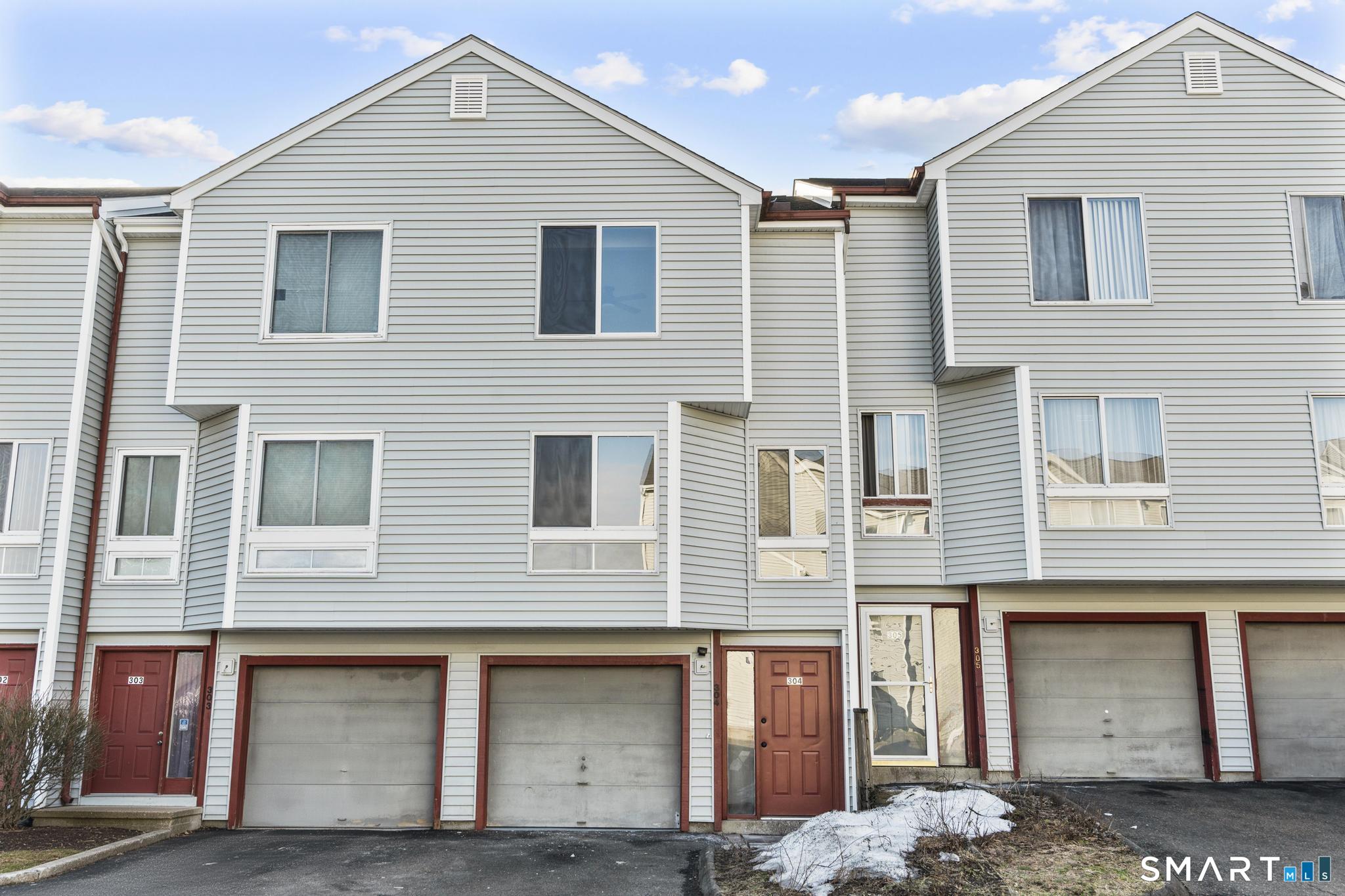 Homes for sale in New Haven, CT | 1423 Quinnipiac Ave #304, New Haven, CT 06513 | MLS# 24160159