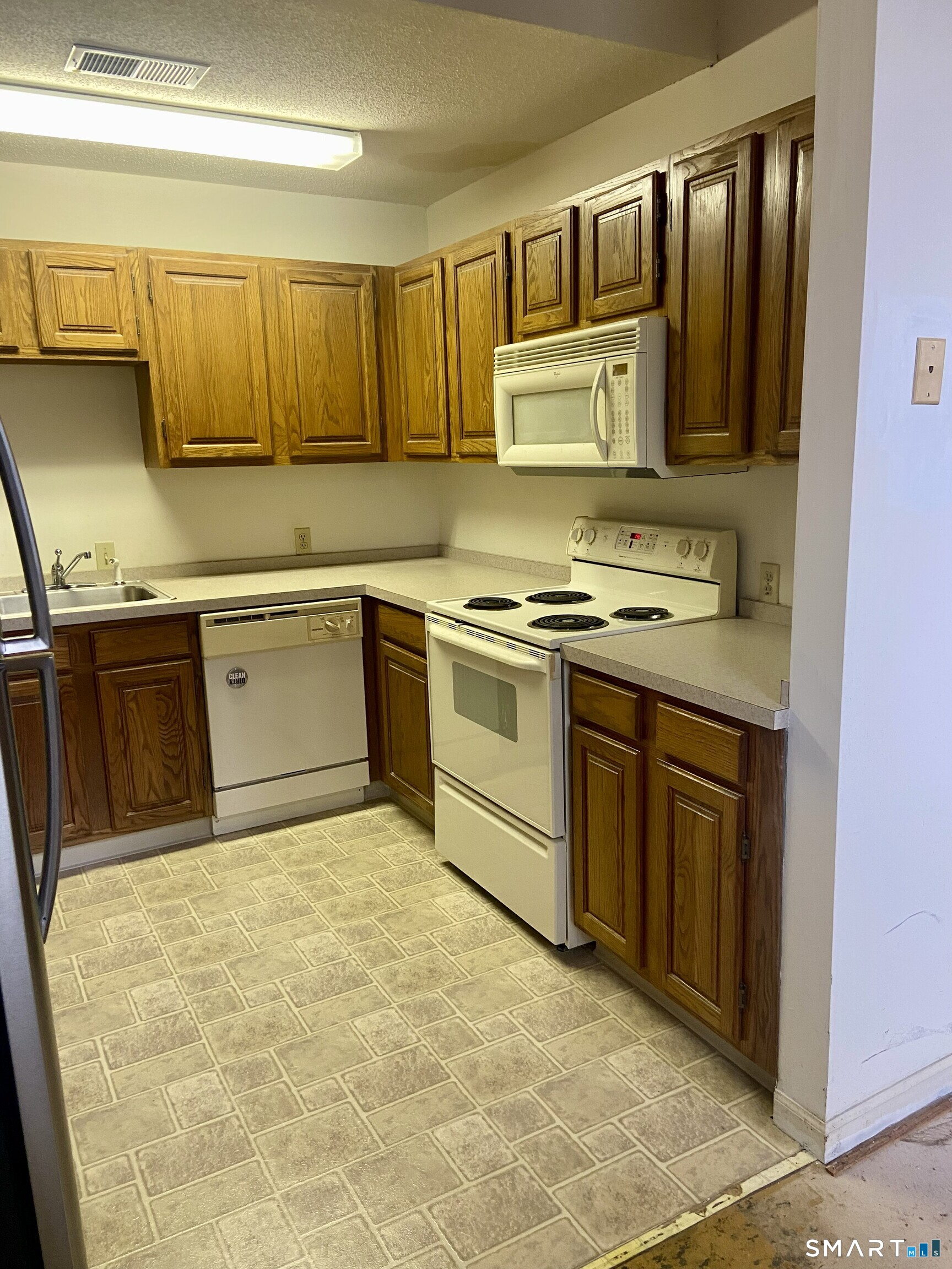 Homes for sale in Vernon, CT | 16 Vernon Ave #APT 24, Vernon, CT 06066 | MLS# 24160174