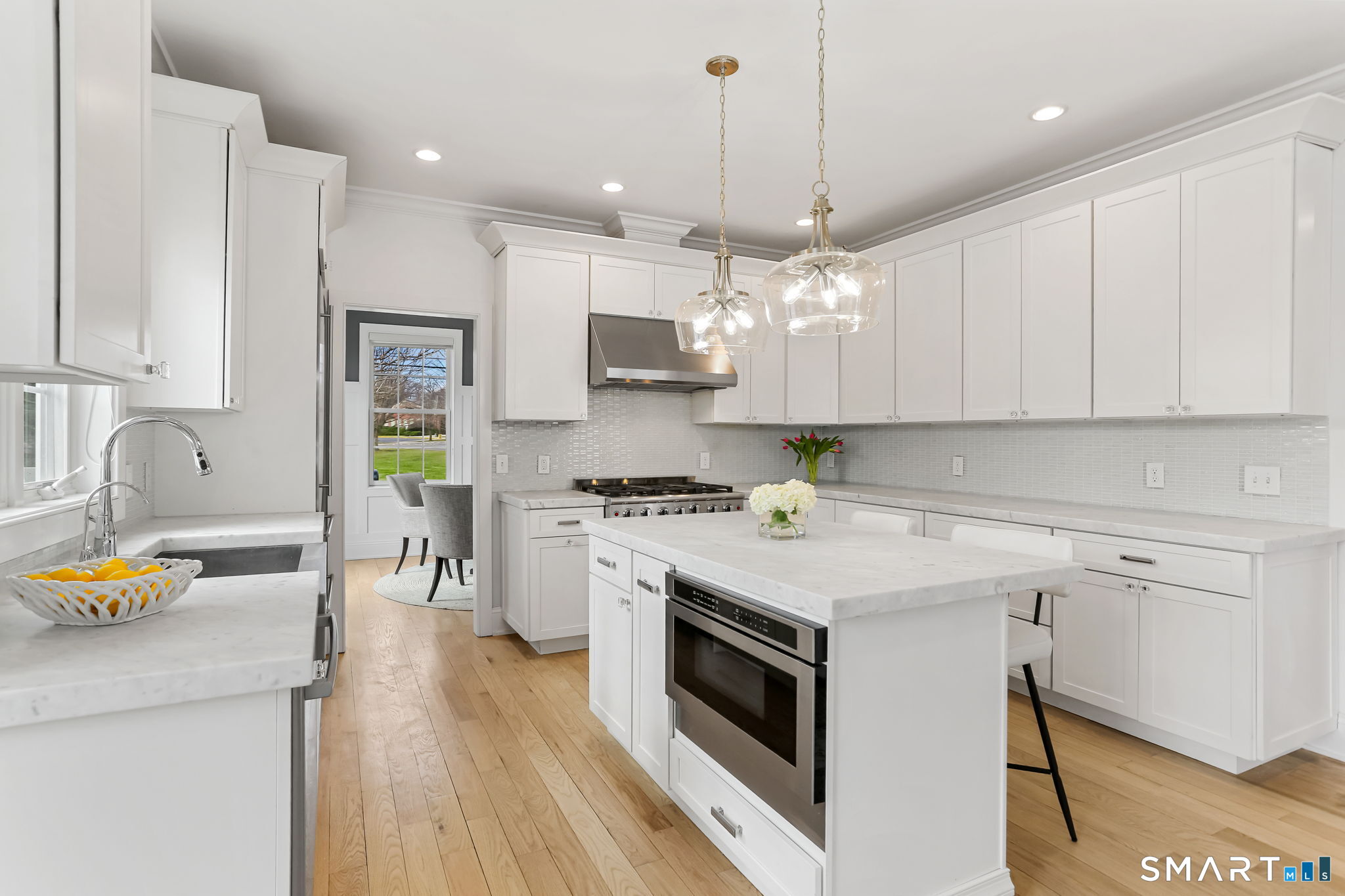 Homes for sale in Fairfield, CT | 10 Pansy Rd, Fairfield, CT 06824 | MLS# 24158575