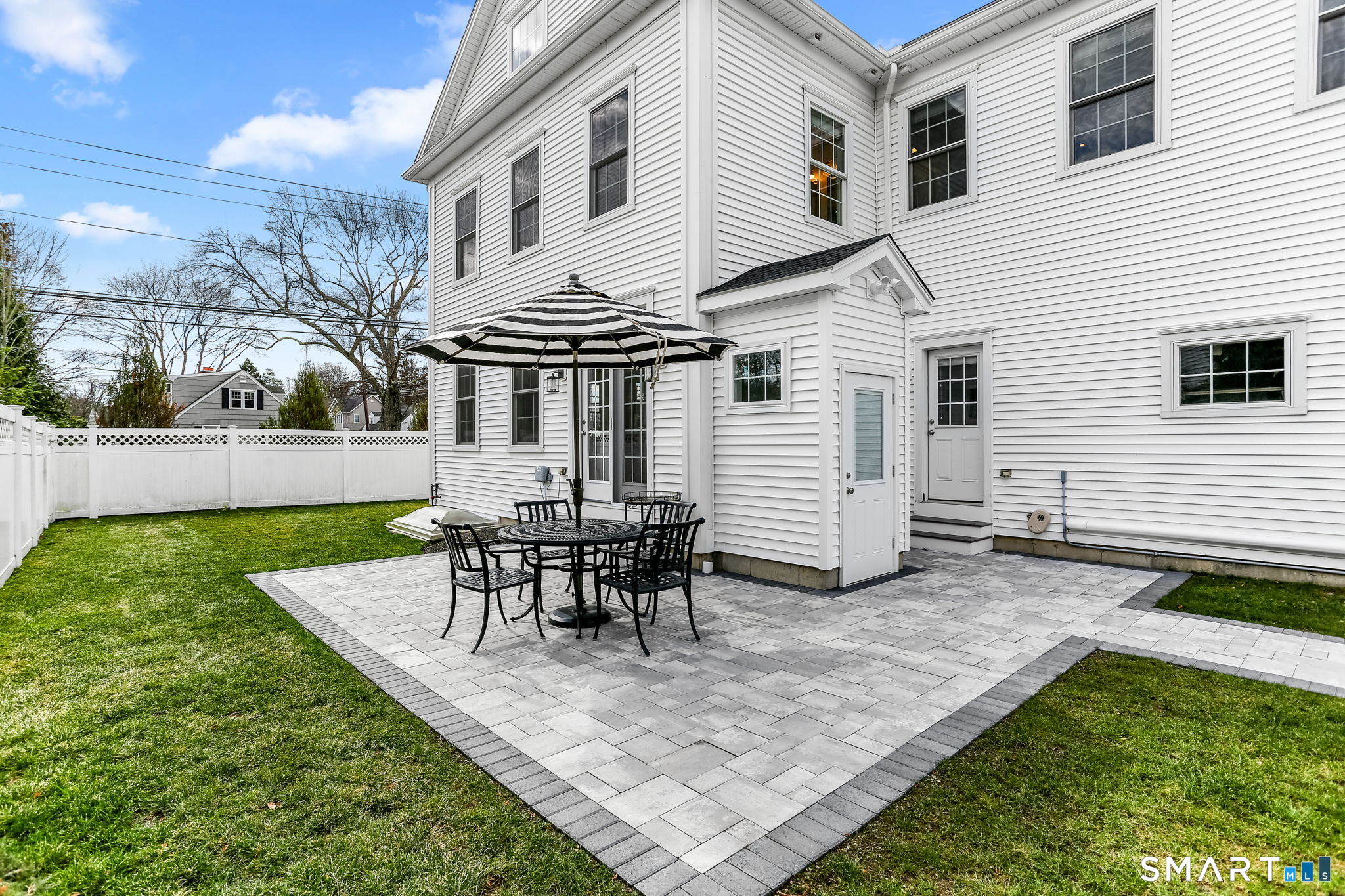 Homes for sale in Fairfield, CT | 10 Pansy Rd, Fairfield, CT 06824 | MLS# 24158575