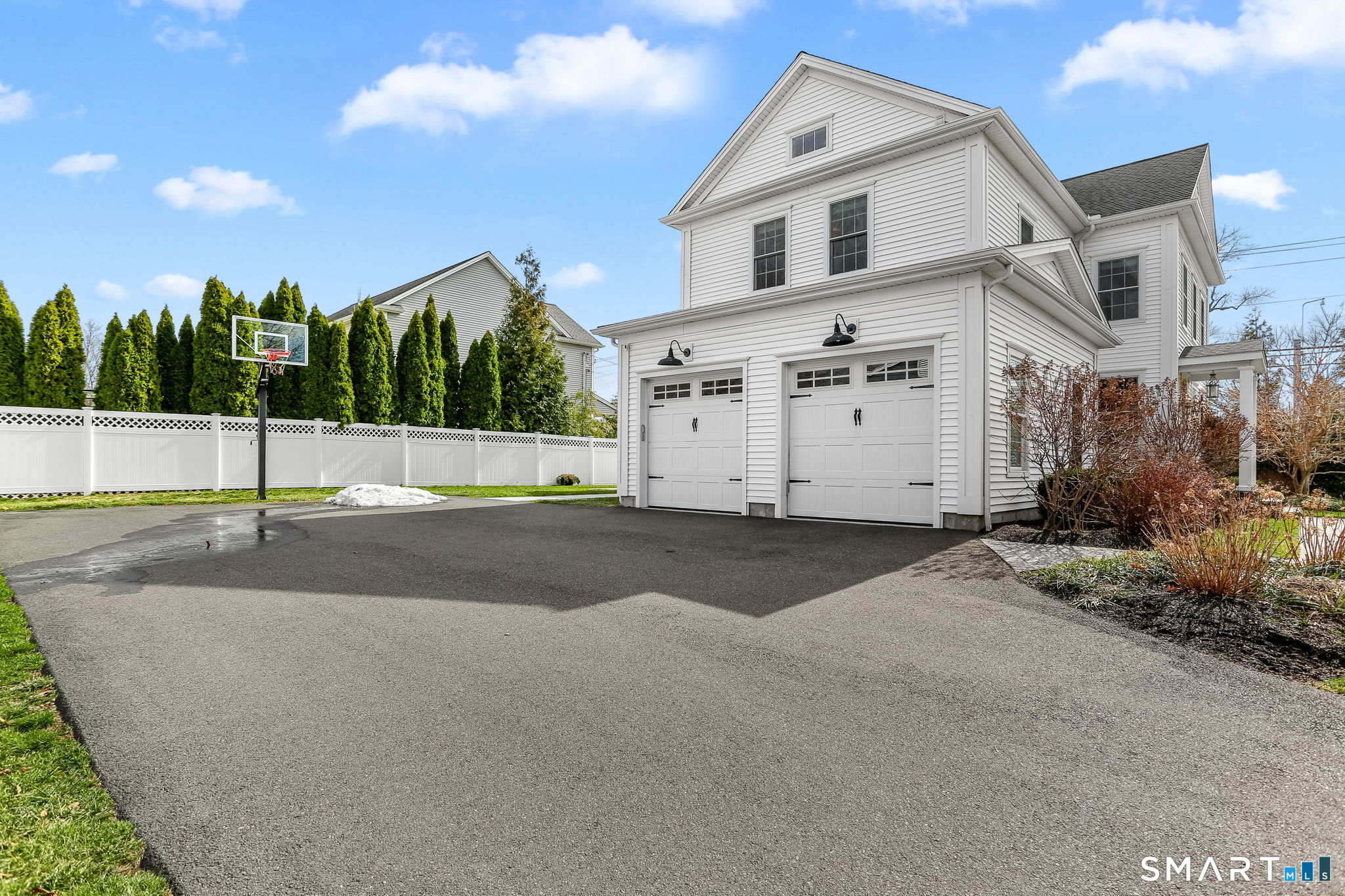 Homes for sale in Fairfield, CT | 10 Pansy Rd, Fairfield, CT 06824 | MLS# 24158575