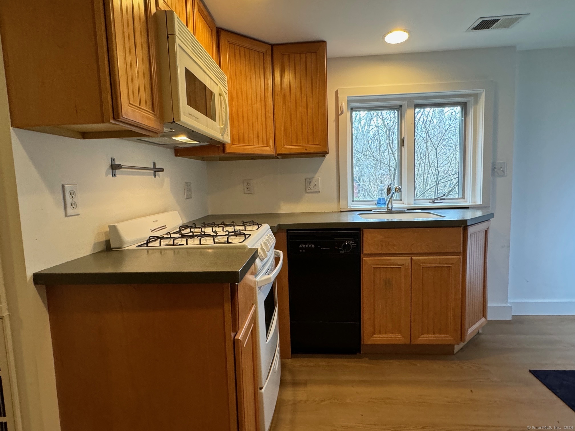 592 Horse Pond, Madison, 06443, 1 Bedroom Bedrooms, 0 ,1 BathroomBathrooms,Residential Rental,For Sale,Horse Pond,0,24160279