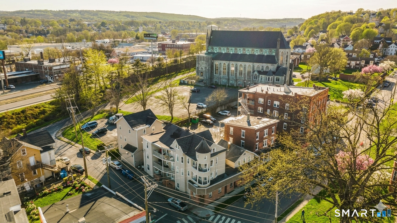 985 Bank, Waterbury, 06708, 0 , 0 ,44 BathroomsBathrooms,Commercial For Sale,For Sale,Bank,0,24150354