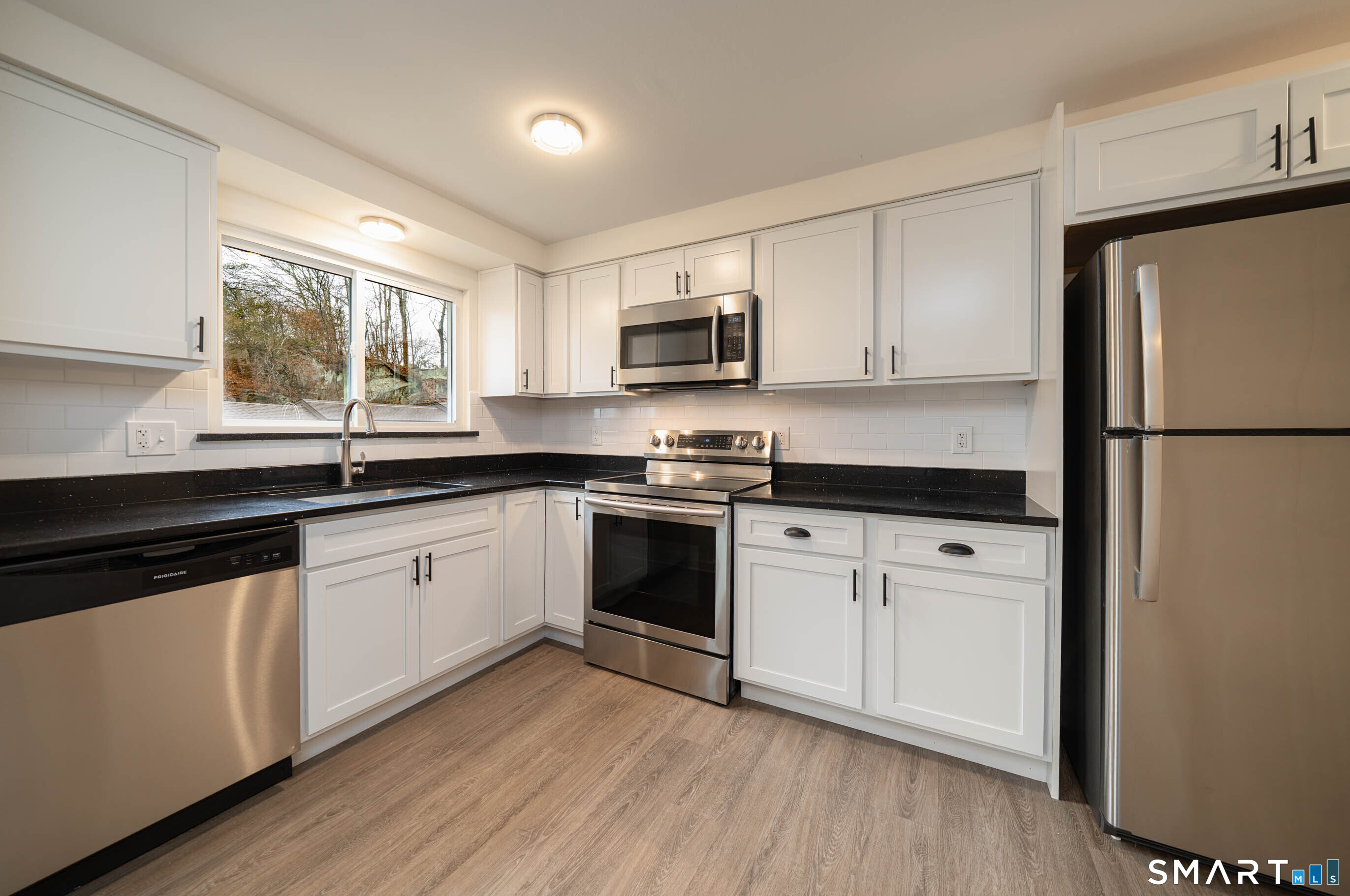 Homes for sale in Branford, CT | 20 Harbour Vlg #A, Branford, CT 06405 | MLS# 24159908