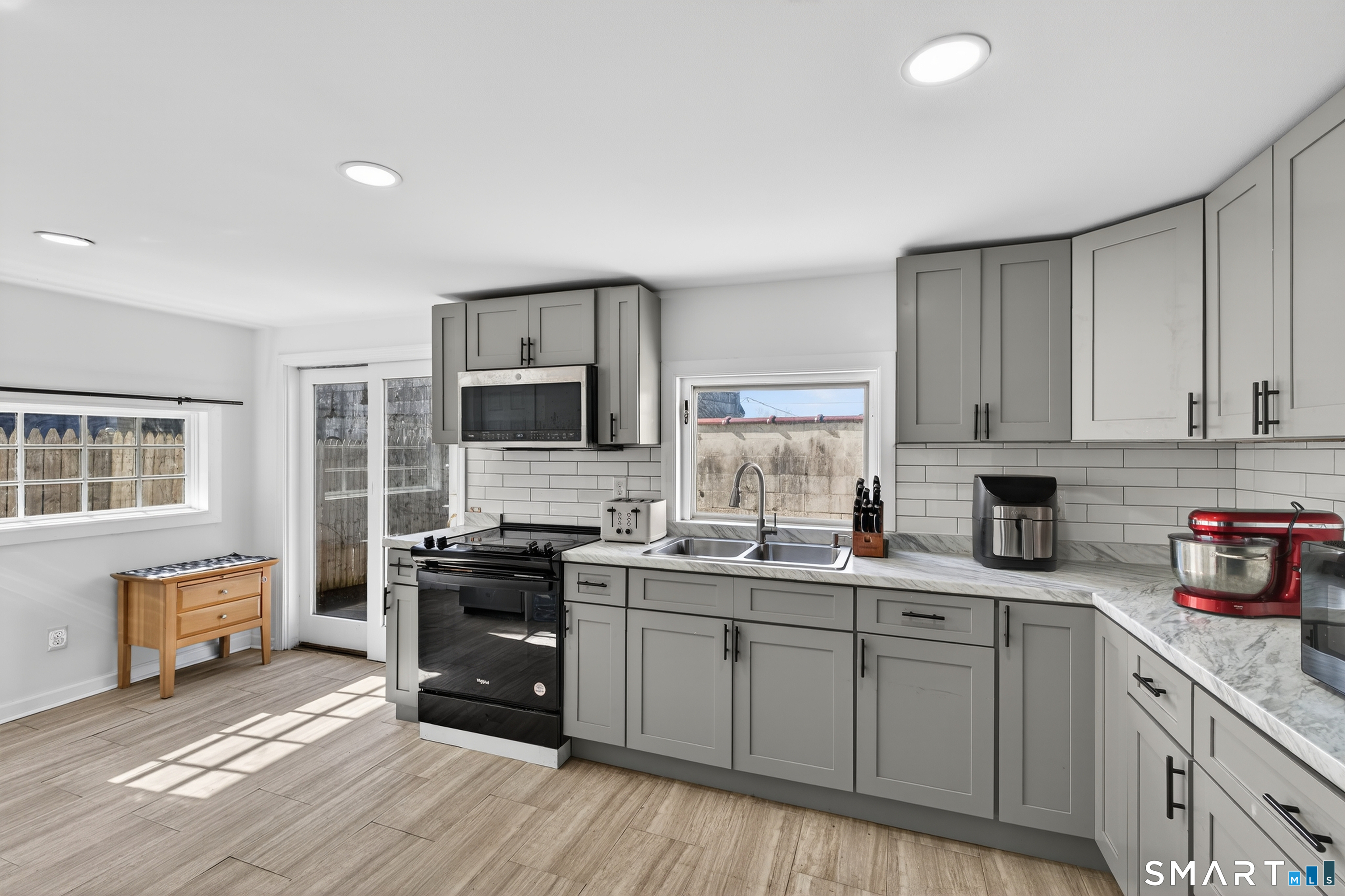 Homes for sale in Waterbury, CT | 720 Baldwin St, Waterbury, CT 06706 | MLS# 24160256