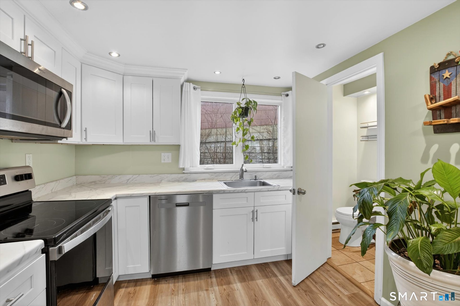 Homes for sale in New Britain, CT | 1235 East St #Apt C, New Britain, CT 06053 | MLS# 24159764