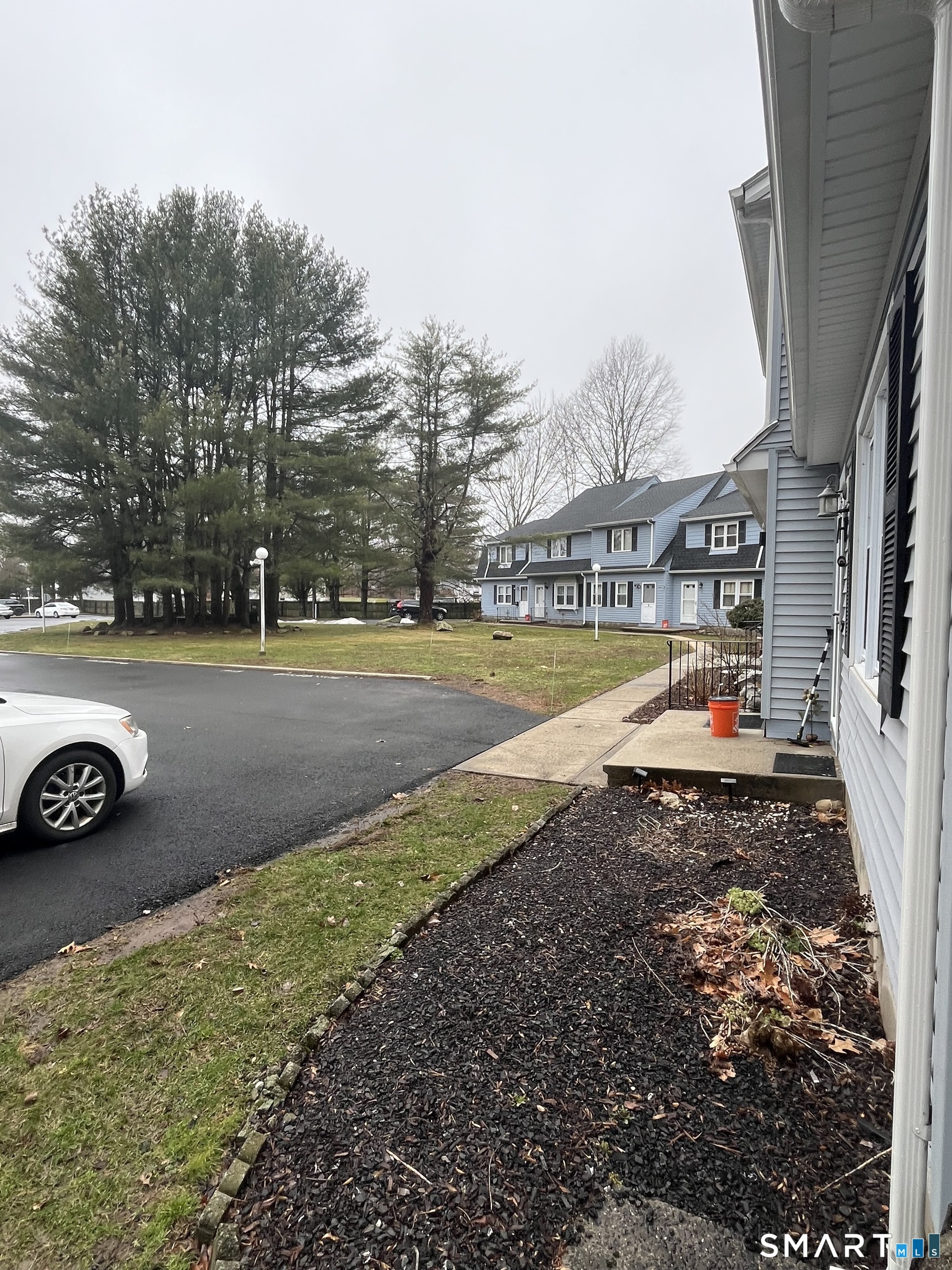 Homes for sale in East Haven, CT | 161 Cosey Beach Rd #APT 8, East Haven, CT 06512 | MLS# 24158708