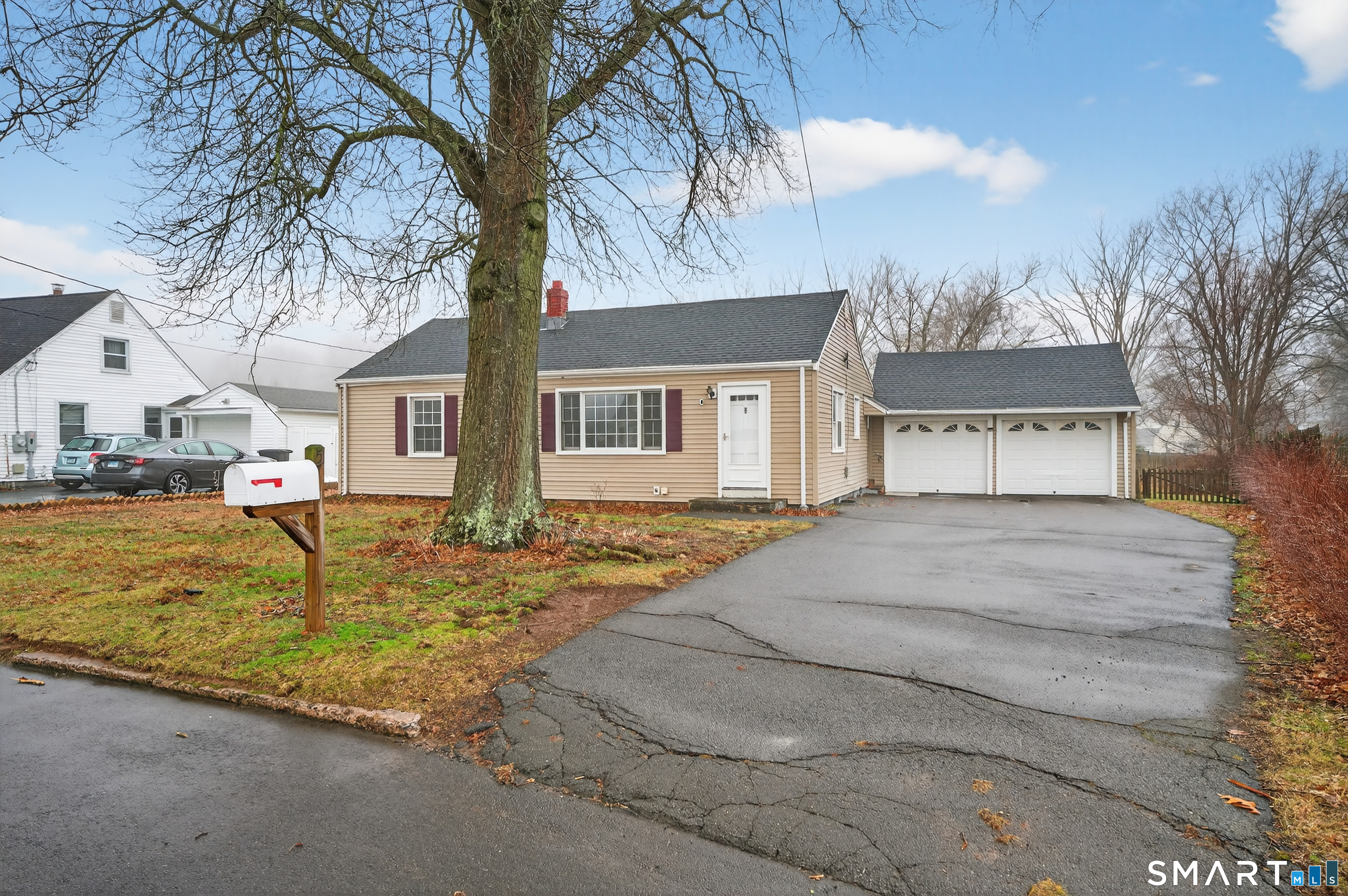 Homes for sale in East Haven, CT | 57 Glenmoor Dr, East Haven, CT 06512 | MLS# 24160339