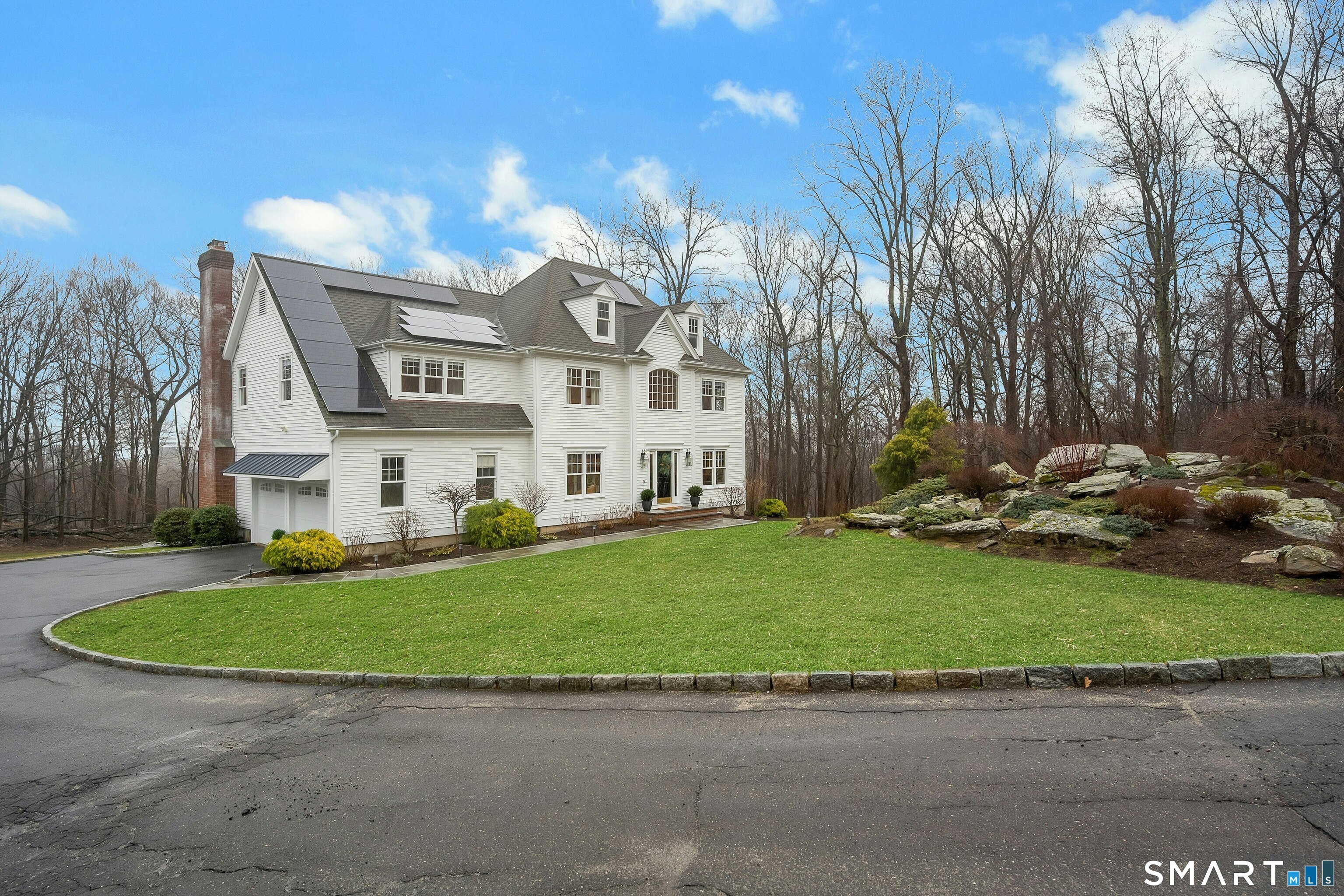 Homes for sale in Easton, CT | 35 Golf View Dr, Easton, CT 06612 | MLS# 24158932